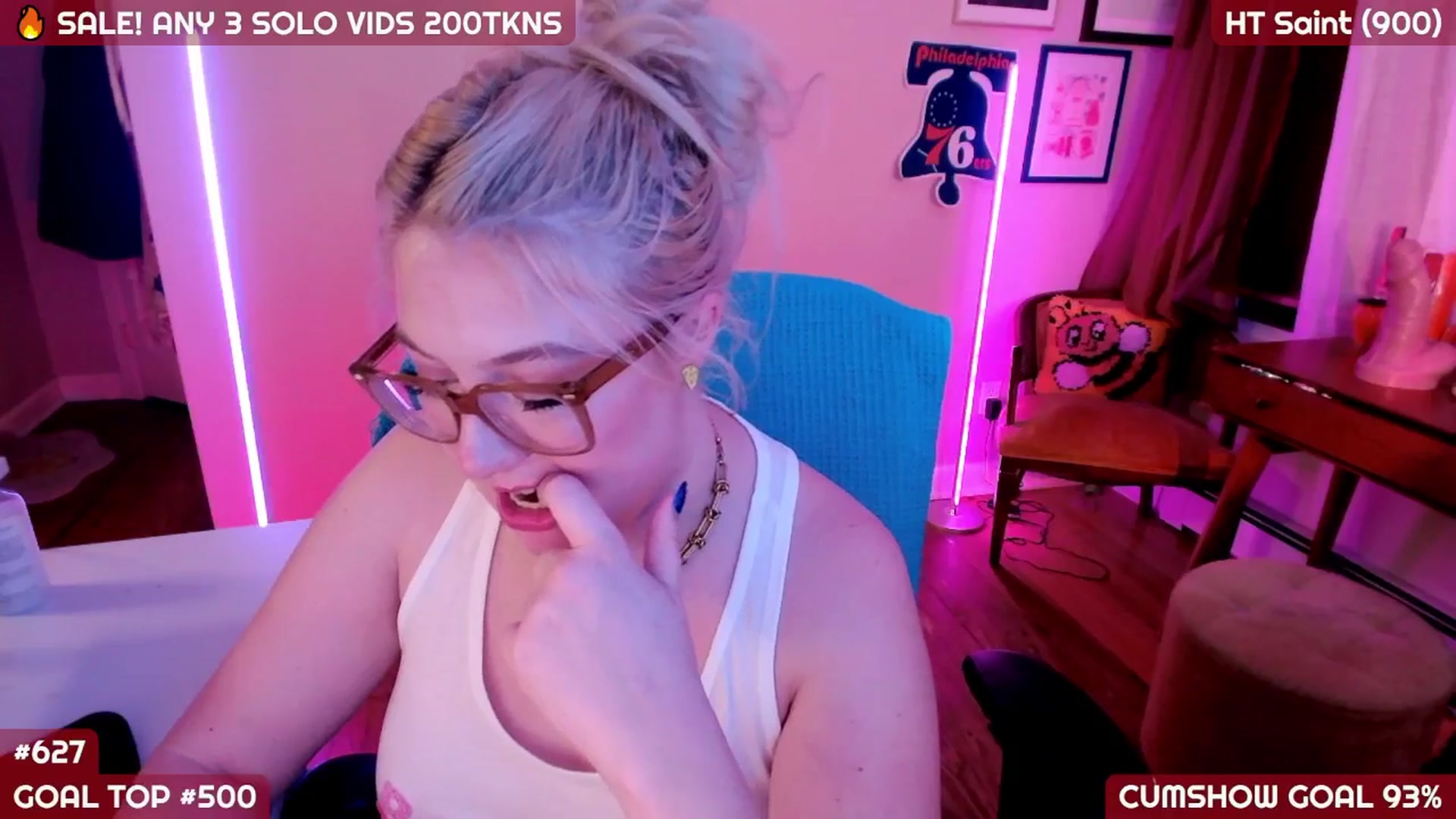 Gallery image thumbnail from MollySnacks's myfreecams stream on, 08/26/2025, 05:44 image 17 of 20