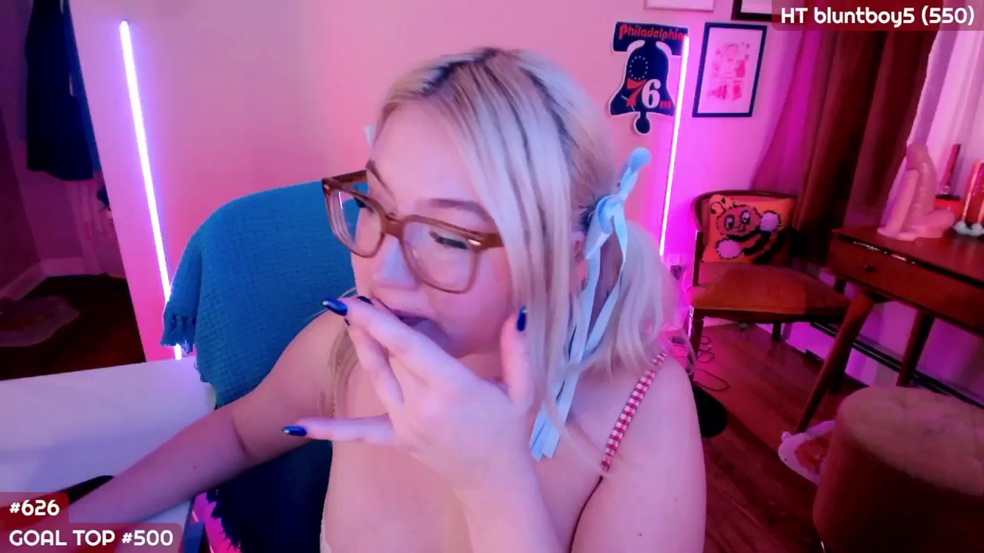 Gallery image thumbnail from MollySnacks's myfreecams stream on, 08/27/2025, 05:02 image 17 of 20