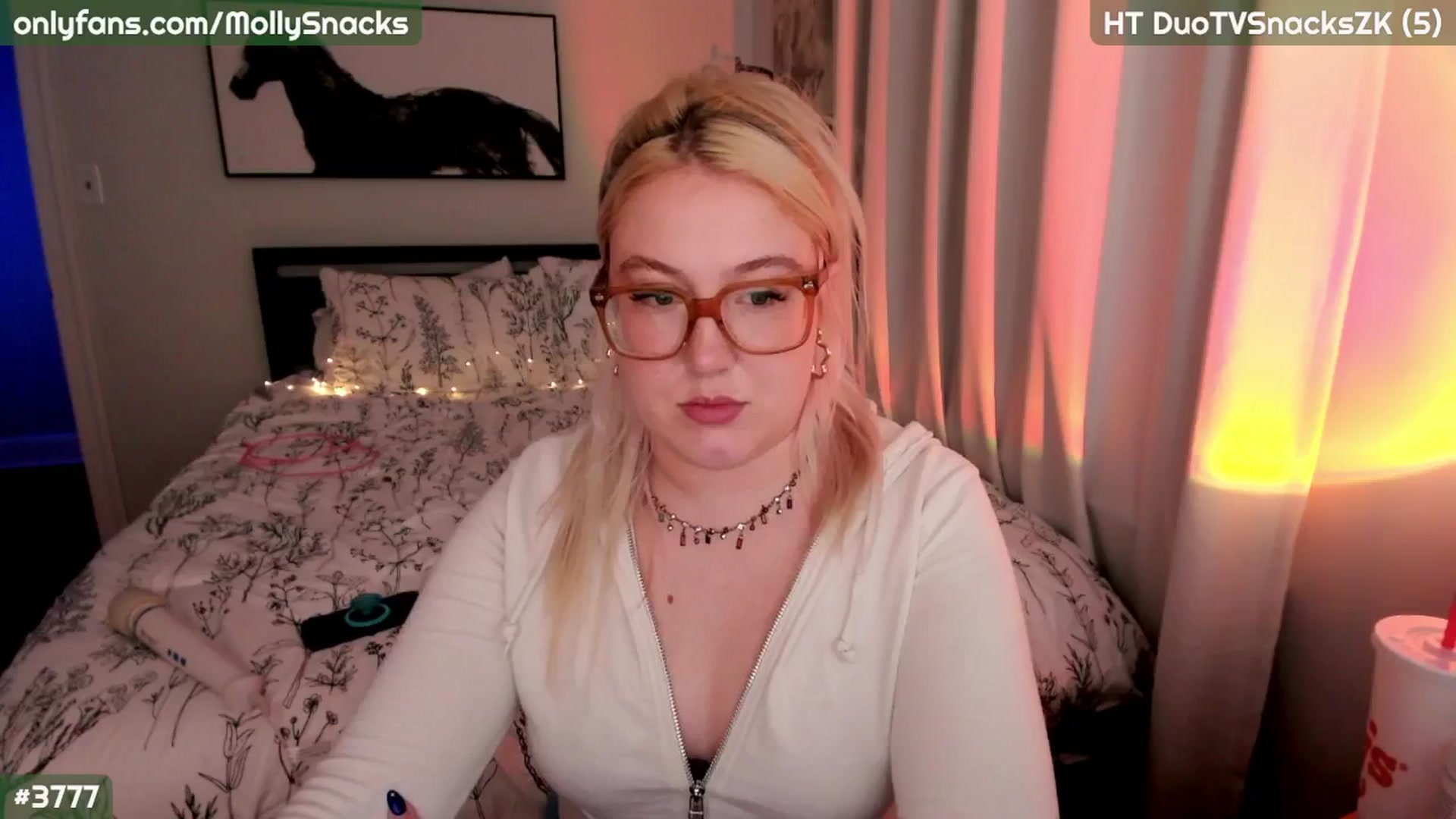 Gallery image thumbnail from MollySnacks's myfreecams stream on, 09/02/2025, 03:08 image 3 of 20