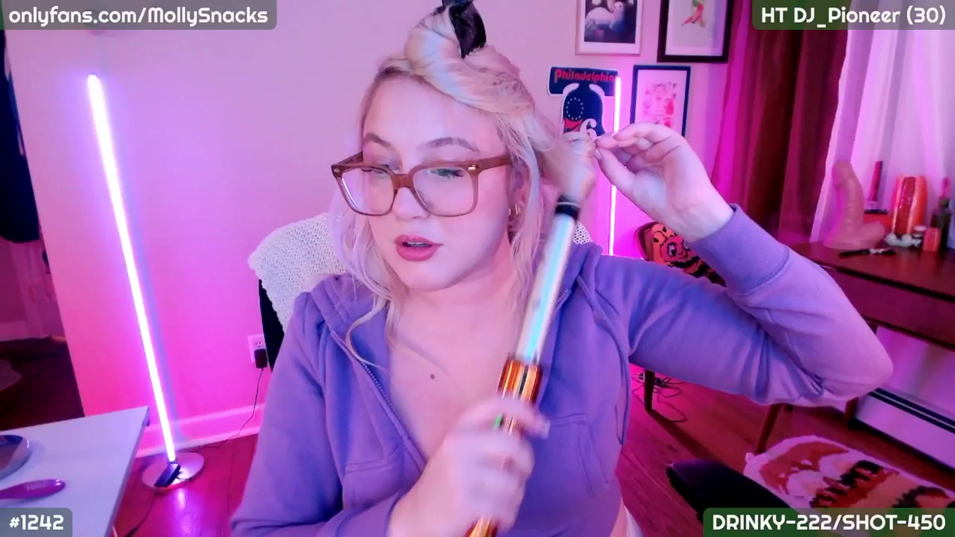 Gallery image thumbnail from MollySnacks's myfreecams stream on, 09/08/2025, 05:57 image 1 of 20