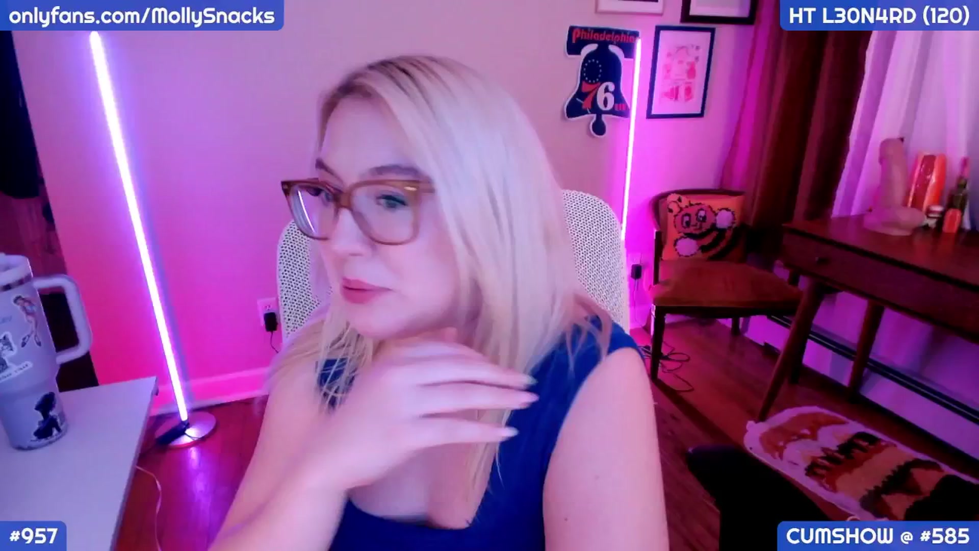 Gallery image thumbnail from MollySnacks's myfreecams stream on, 09/12/2025, 02:47 image 11 of 20