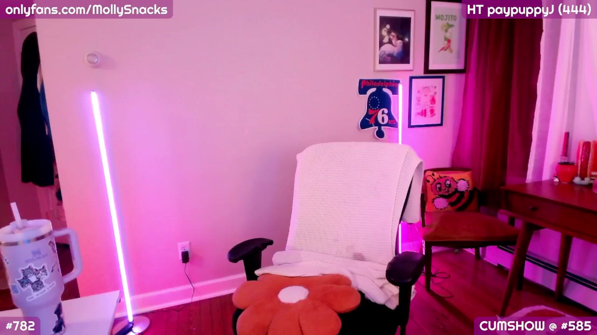 Gallery image thumbnail from MollySnacks's myfreecams stream on, 09/13/2025, 05:25 image 9 of 20