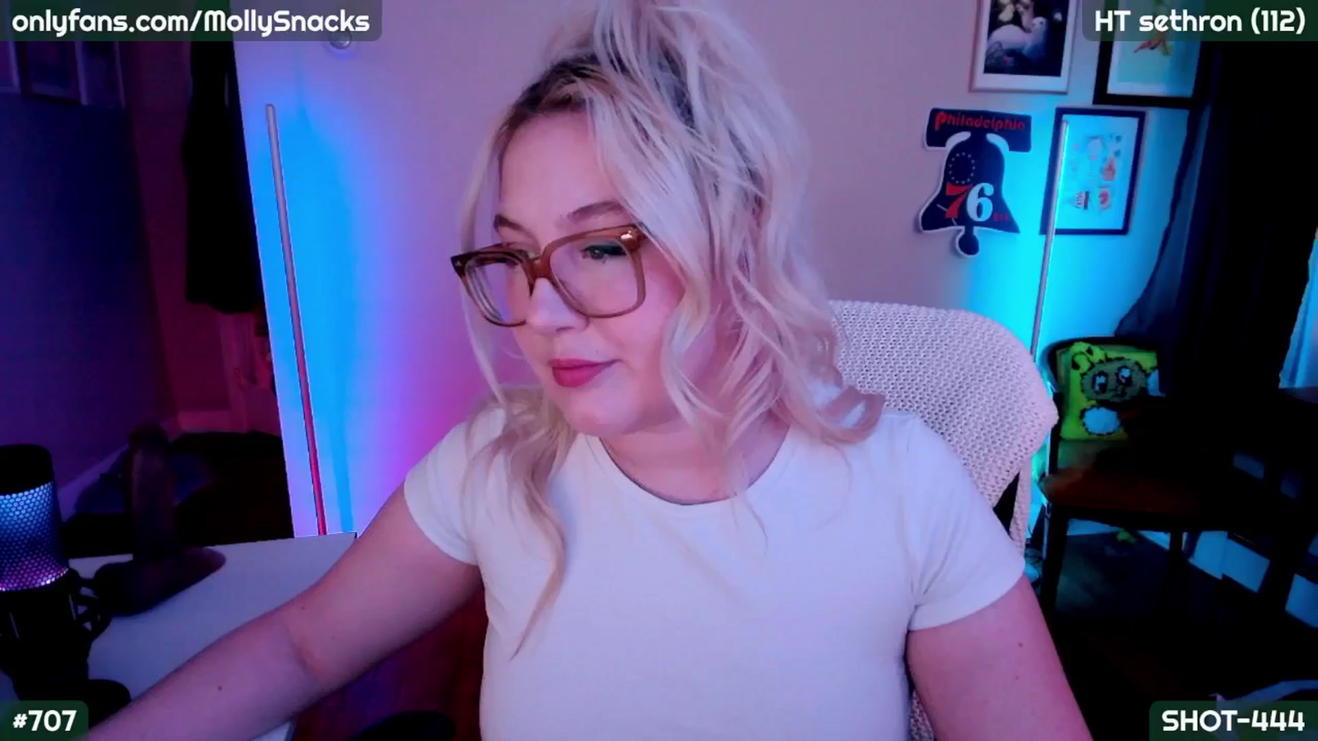 Gallery image thumbnail from MollySnacks's myfreecams stream on, 09/25/2025, 03:27 image 3 of 20