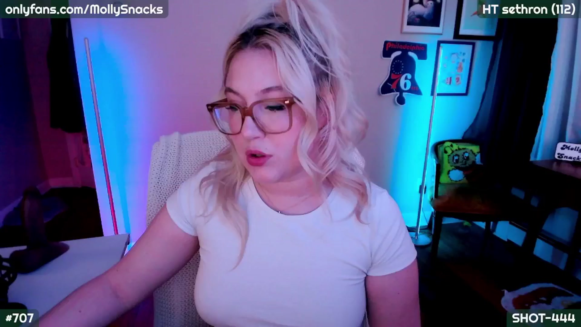 Gallery image thumbnail from MollySnacks's myfreecams stream on, 09/25/2025, 03:27 image 4 of 20
