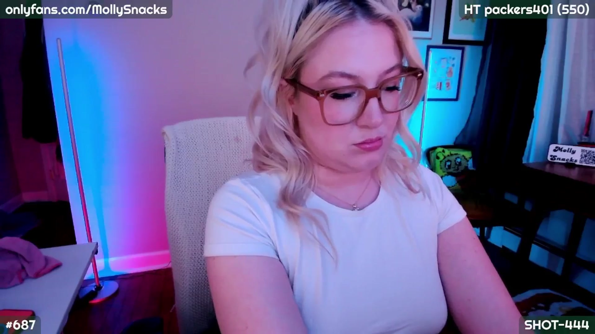 Gallery image thumbnail from MollySnacks's myfreecams stream on, 09/25/2025, 03:27 image 18 of 20