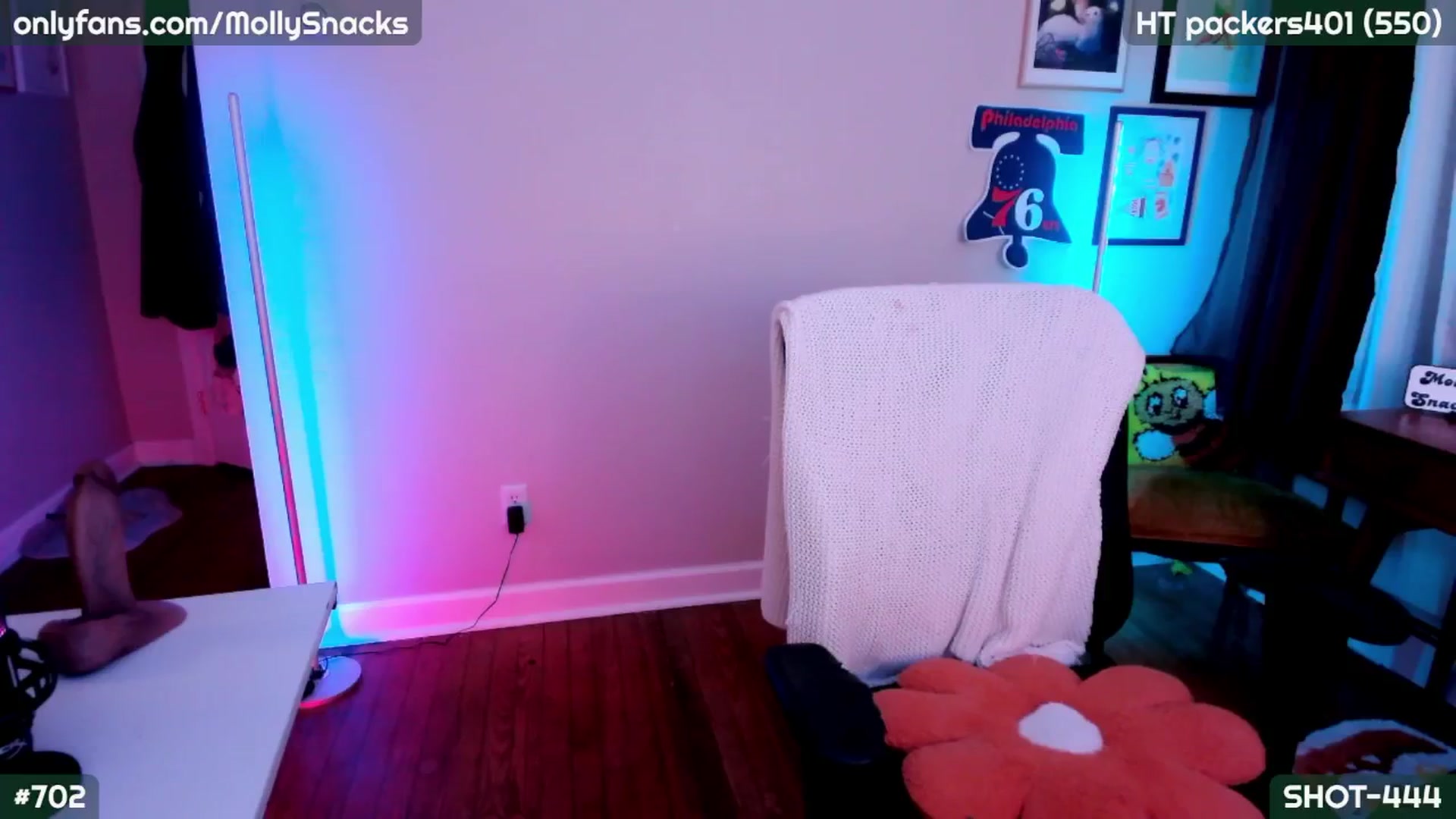 Gallery image thumbnail from MollySnacks's myfreecams stream on, 09/25/2025, 03:27 image 12 of 20