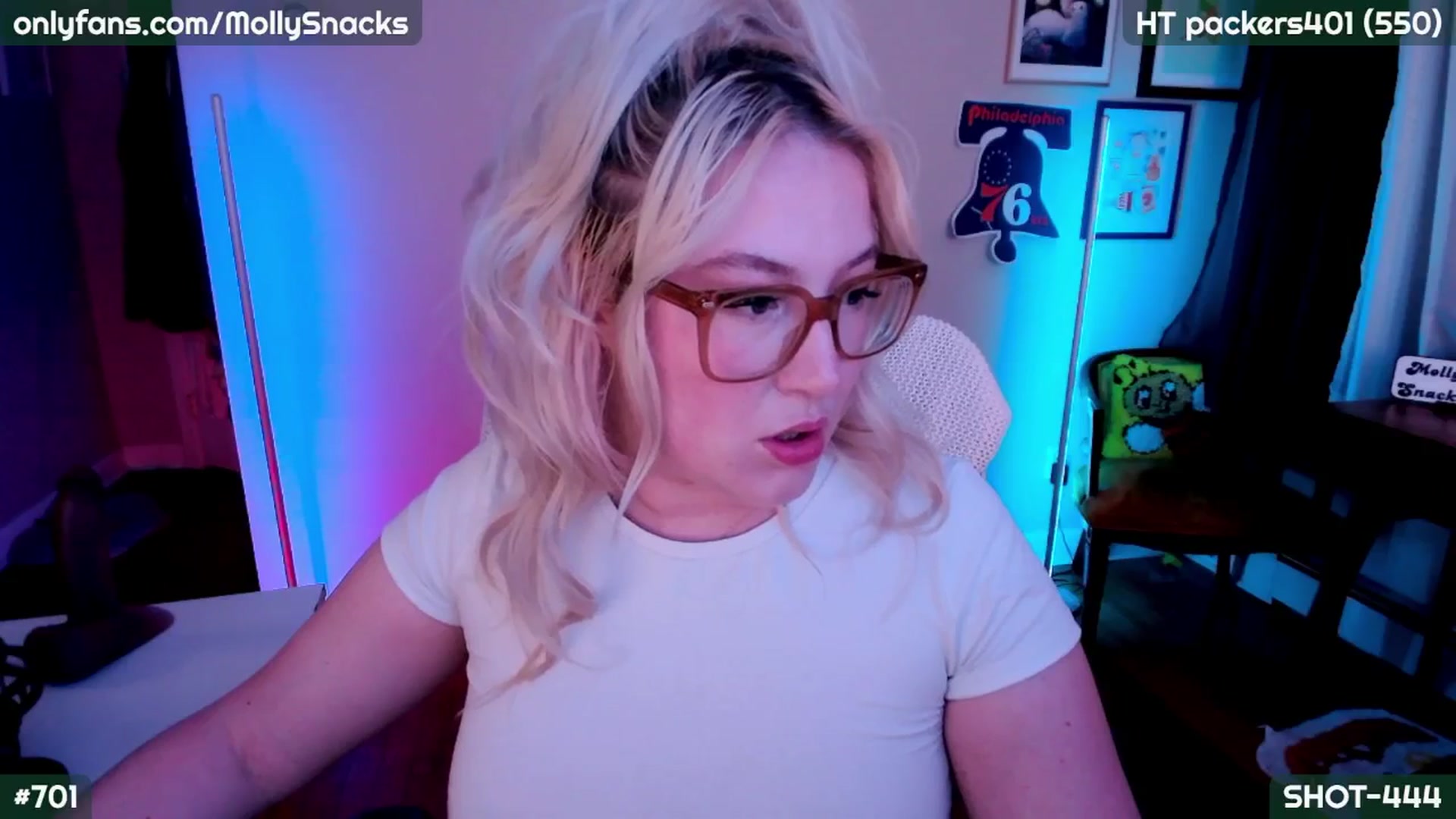 Gallery image thumbnail from MollySnacks's myfreecams stream on, 09/25/2025, 03:27 image 9 of 20