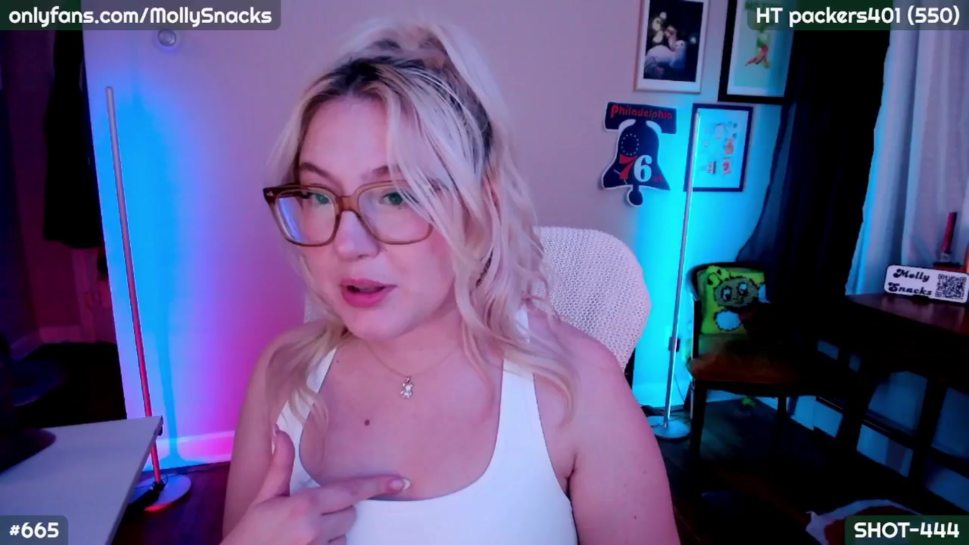 Gallery image thumbnail from MollySnacks's myfreecams stream on, 09/25/2025, 04:25 image 16 of 20