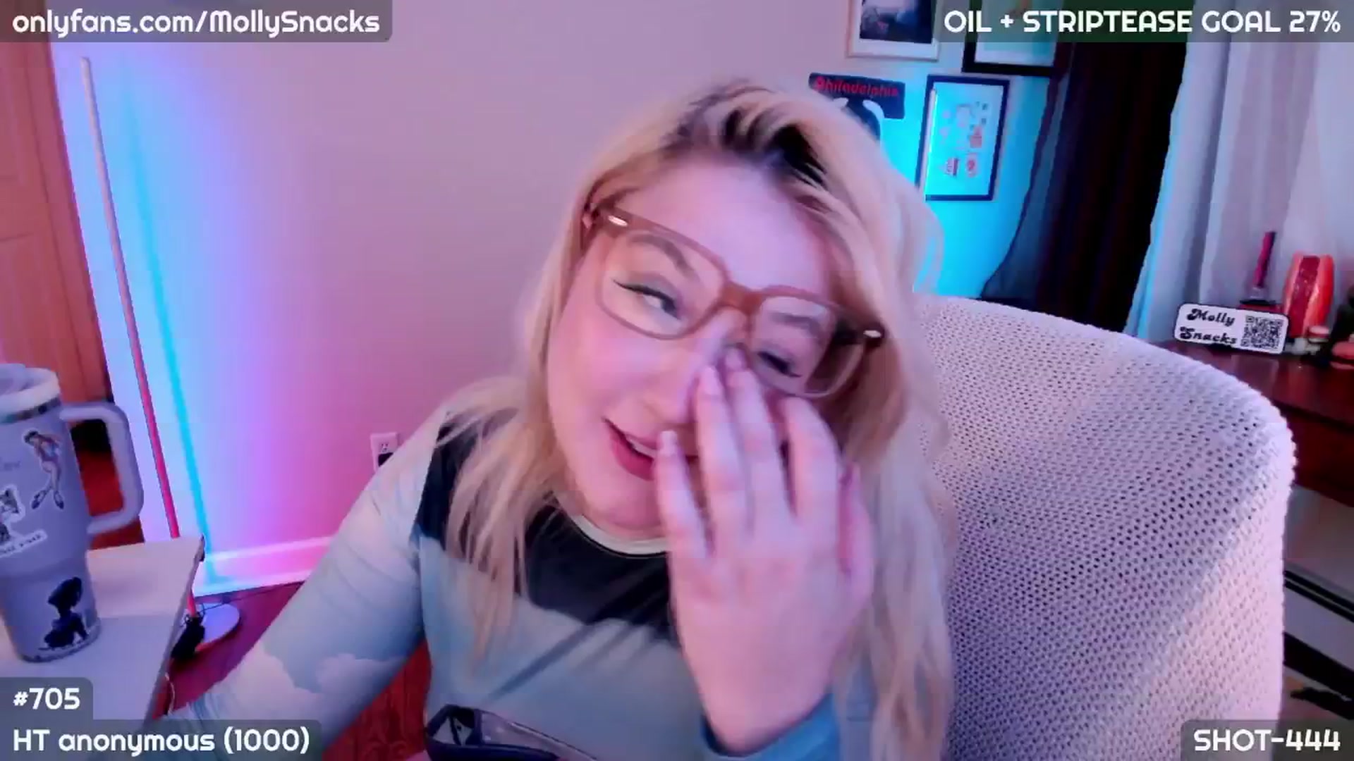 Gallery image thumbnail from MollySnacks's myfreecams stream on, 09/27/2025, 03:05 image 2 of 20