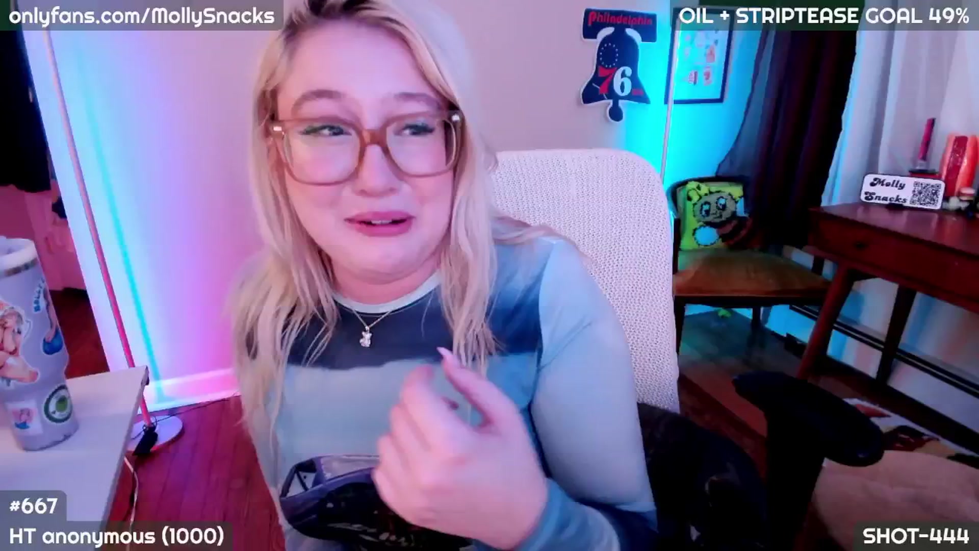 Gallery image thumbnail from MollySnacks's myfreecams stream on, 09/27/2025, 03:05 image 17 of 20