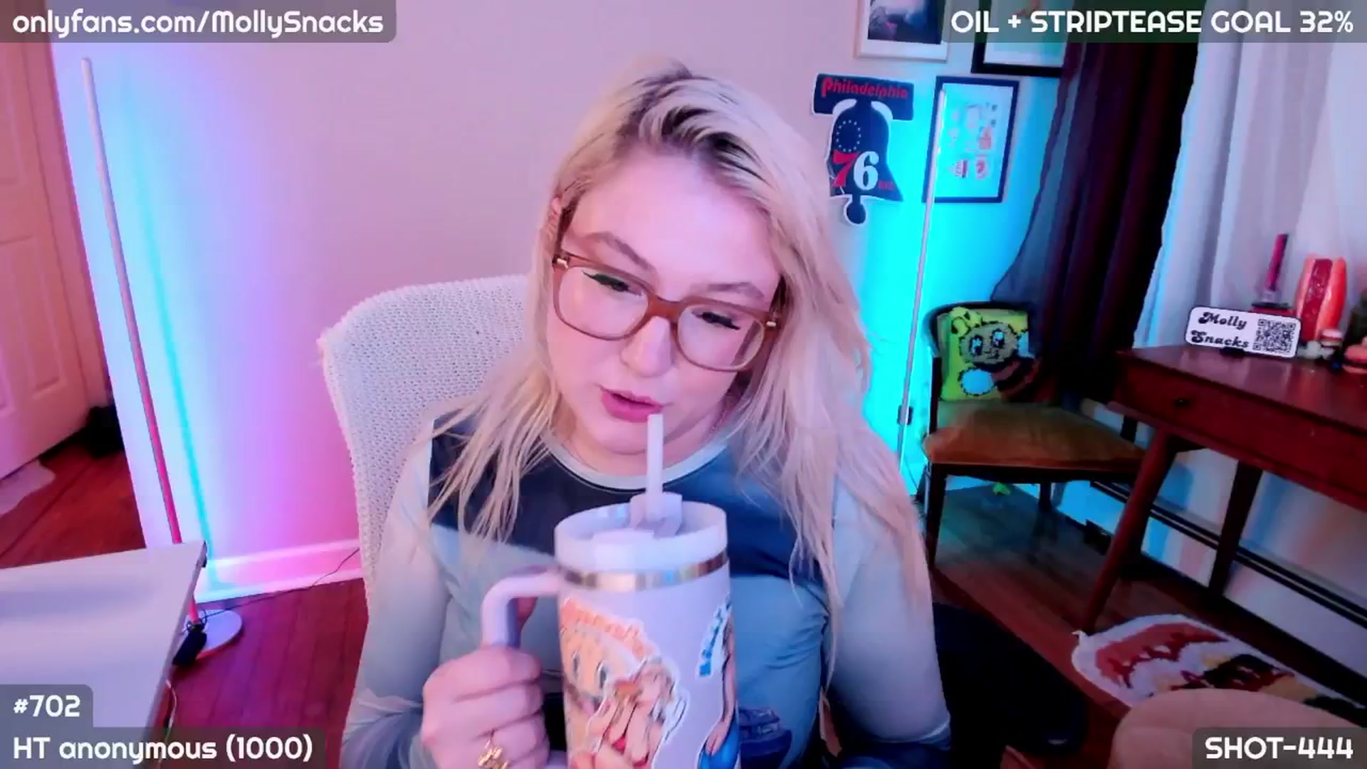Gallery image thumbnail from MollySnacks's myfreecams stream on, 09/27/2025, 03:05 image 6 of 20