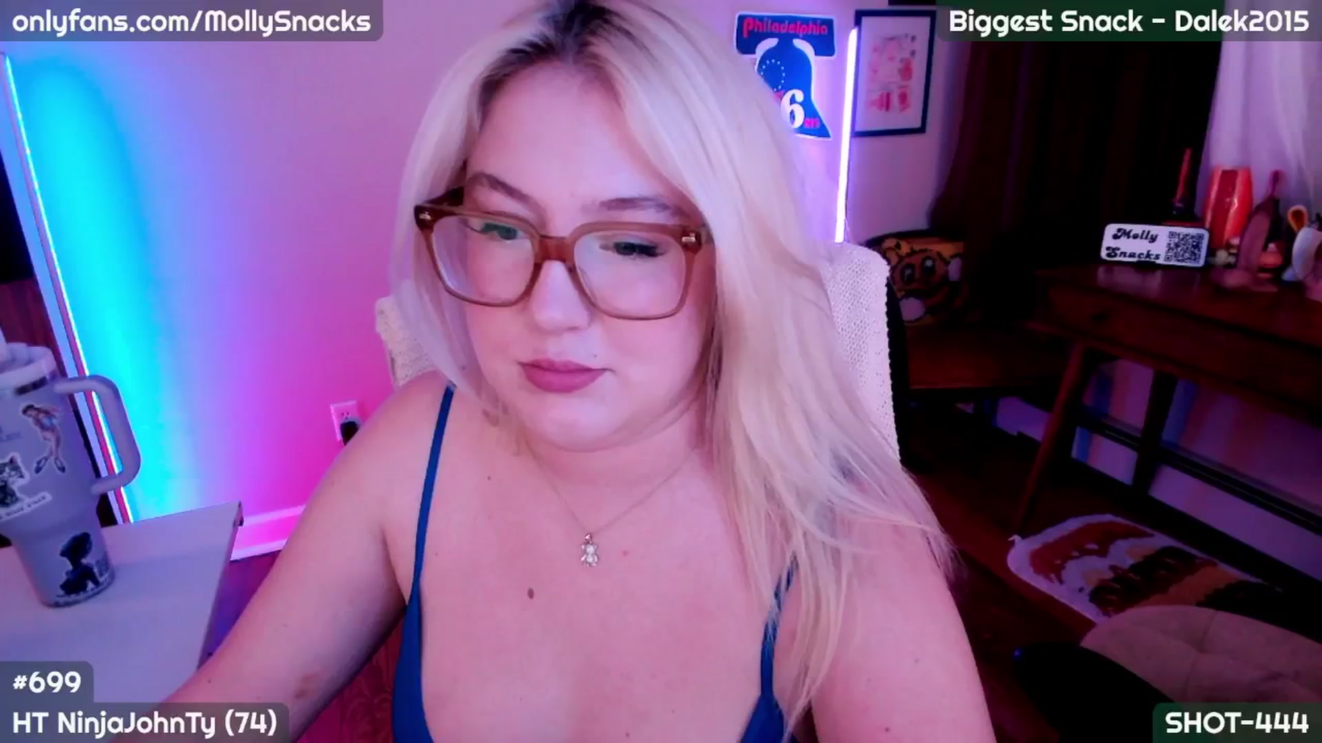 Gallery image thumbnail from MollySnacks's myfreecams stream on, 09/30/2025, 24:56 image 5 of 20