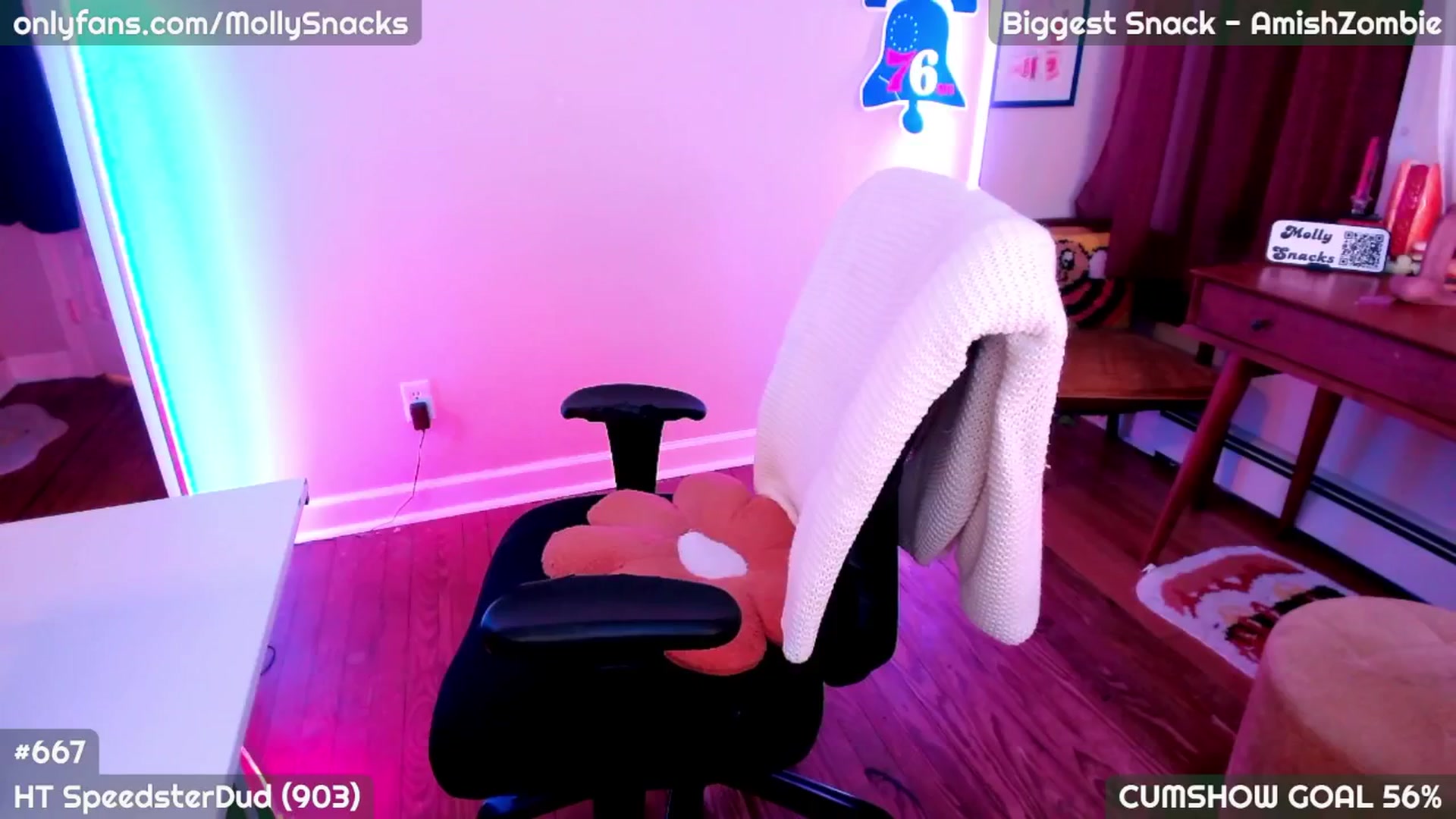 Gallery image thumbnail from MollySnacks's myfreecams stream on, 10/01/2025, 04:24 image 18 of 20
