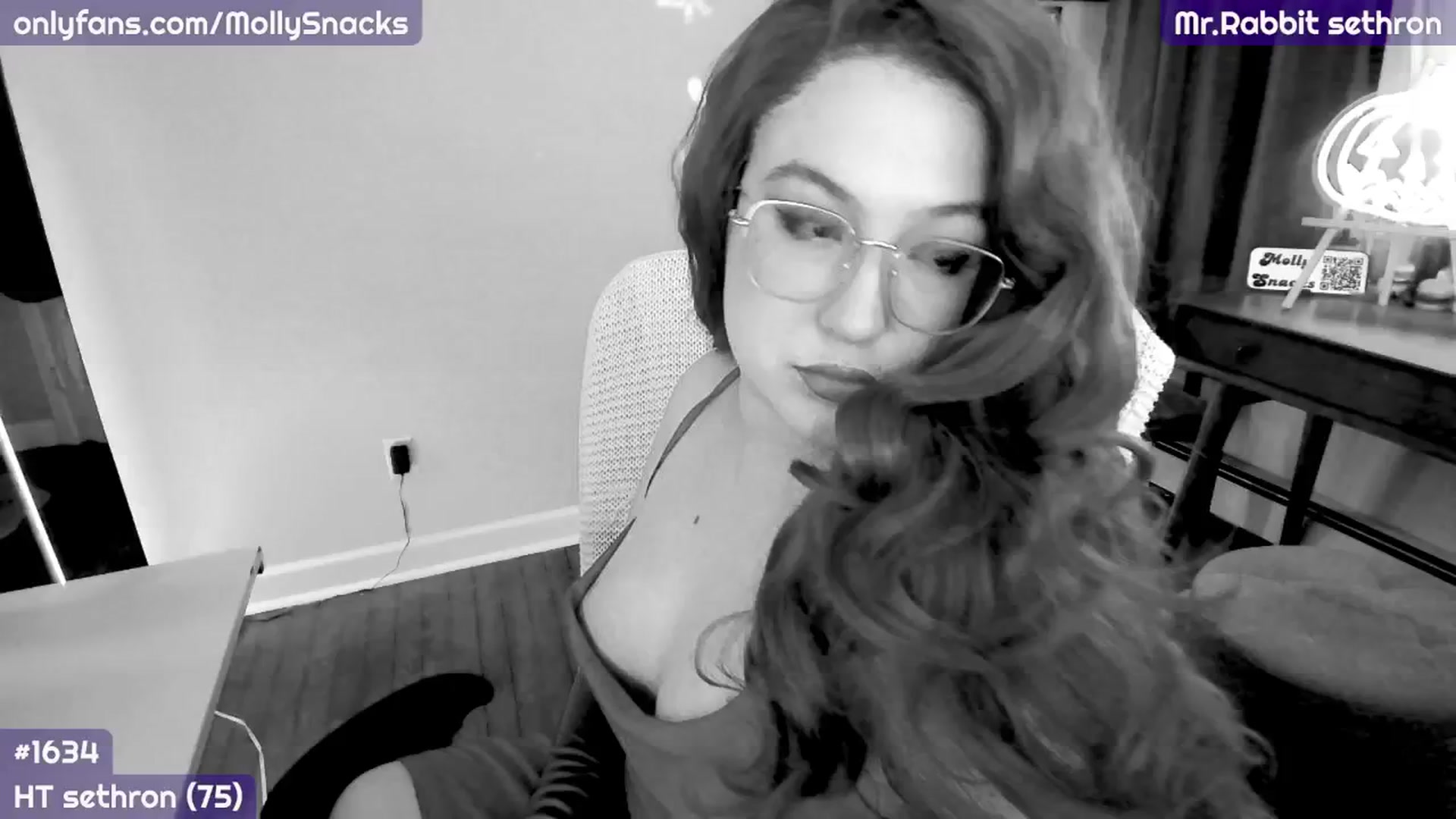 Gallery image thumbnail from MollySnacks's myfreecams stream on, 10/02/2025, 04:22 image 2 of 20