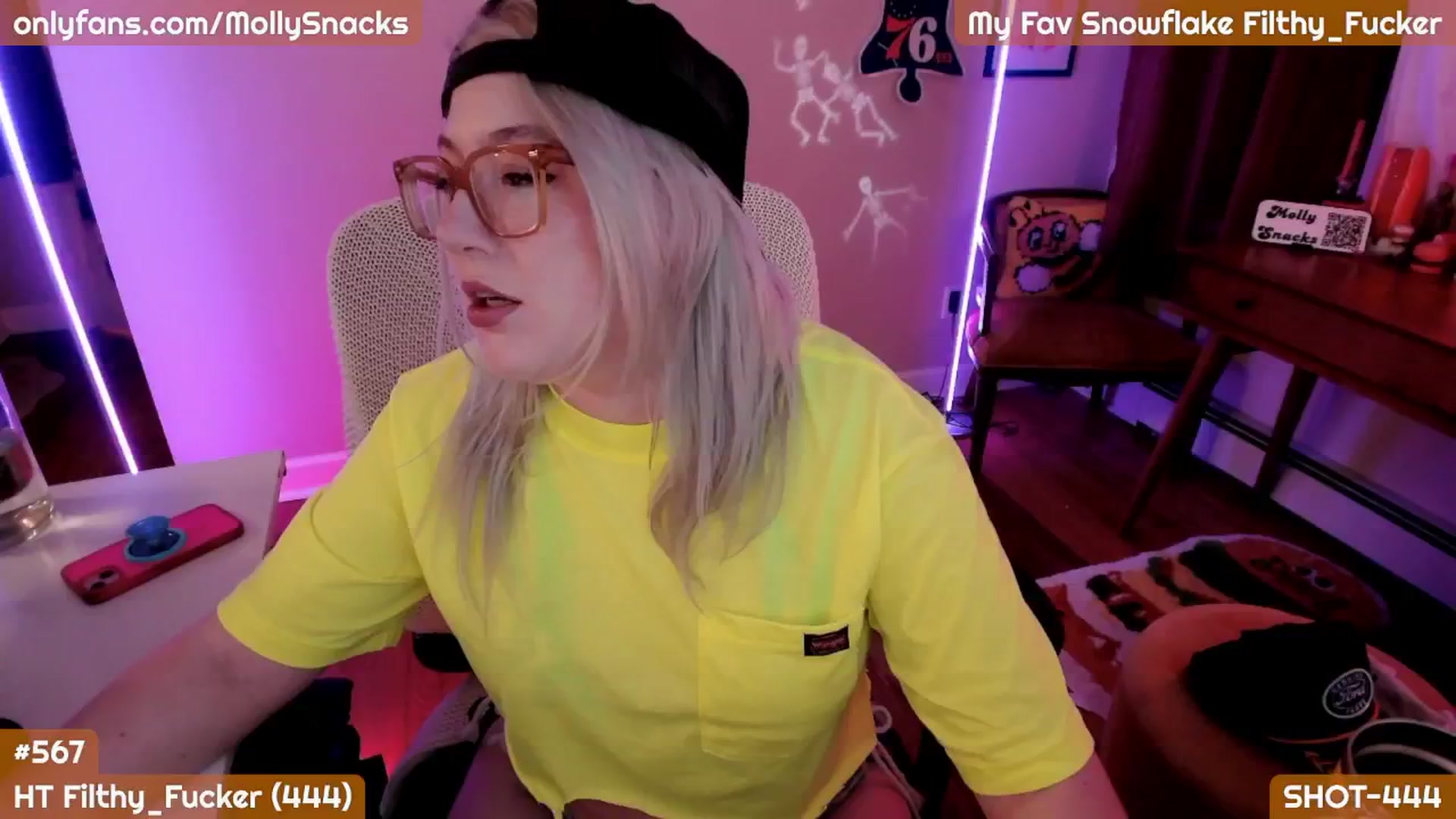 Gallery image thumbnail from MollySnacks's myfreecams stream on, 10/04/2025, 04:55 image 9 of 20