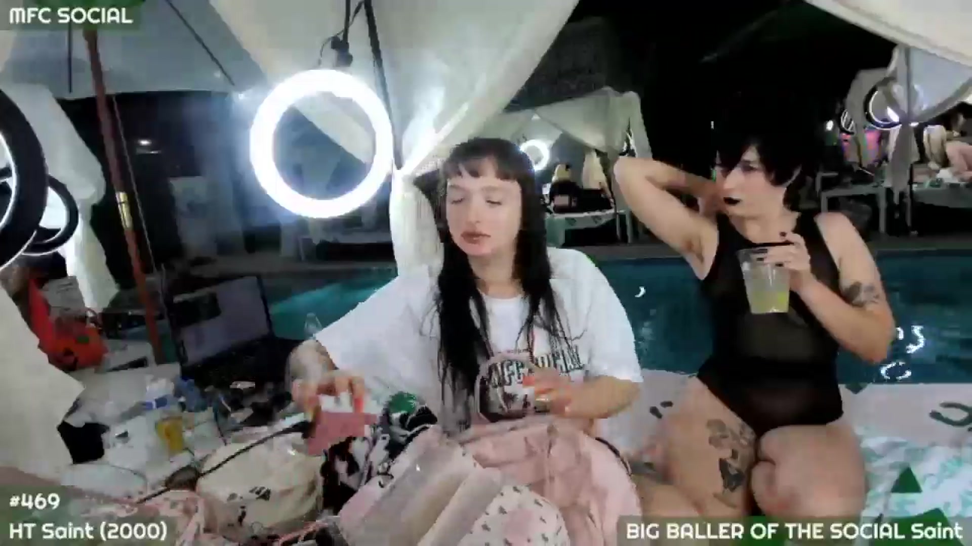 Gallery image thumbnail from MollySnacks's myfreecams stream on, 10/08/2025, 07:14 image 13 of 20