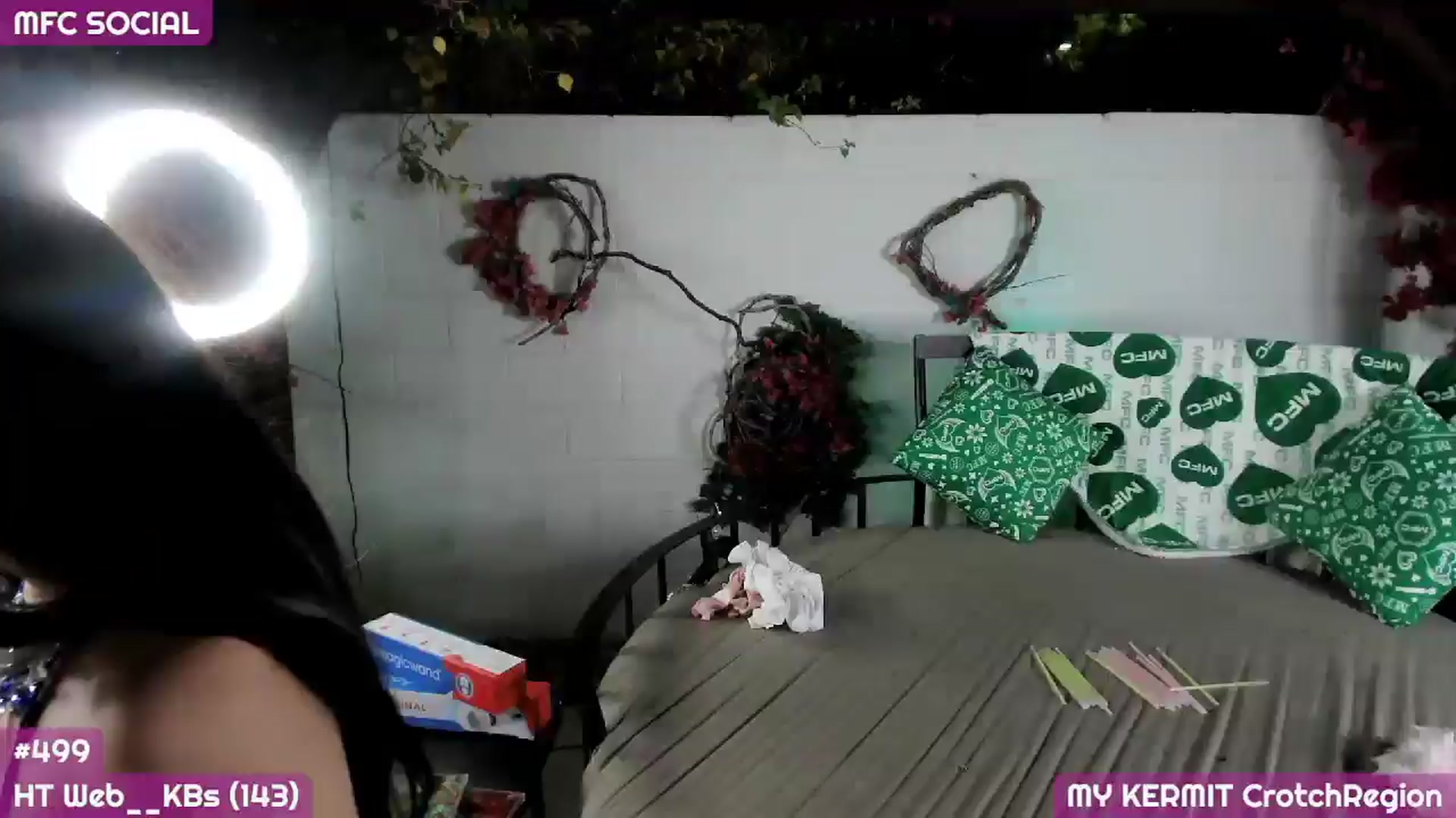 Gallery image thumbnail from MollySnacks's myfreecams stream on, 10/09/2025, 03:46 image 1 of 20