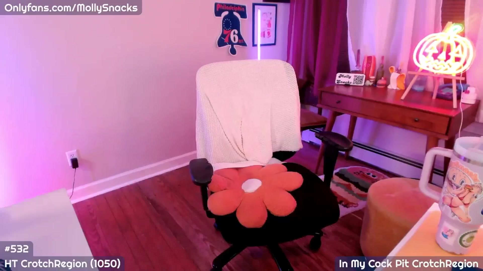 Gallery image thumbnail from MollySnacks's myfreecams stream on, 10/11/2025, 06:13 image 15 of 20