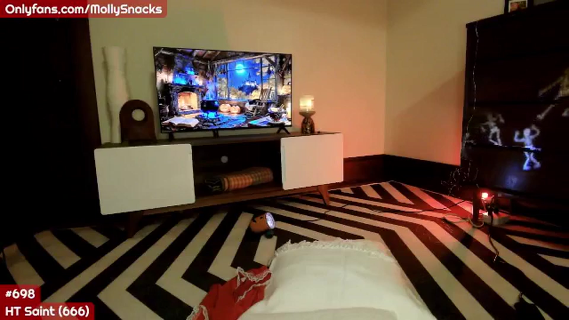 Gallery image thumbnail from MollySnacks's myfreecams stream on, 10/18/2025, 04:41 image 19 of 20