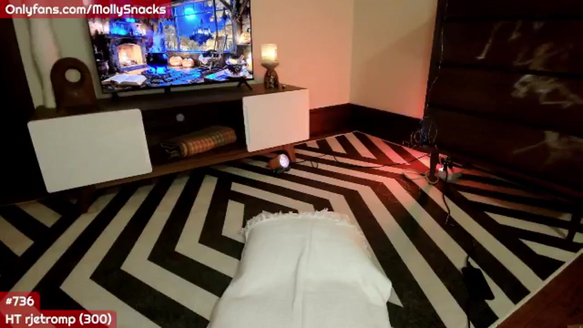 Gallery image thumbnail from MollySnacks's myfreecams stream on, 10/18/2025, 04:41 image 9 of 20