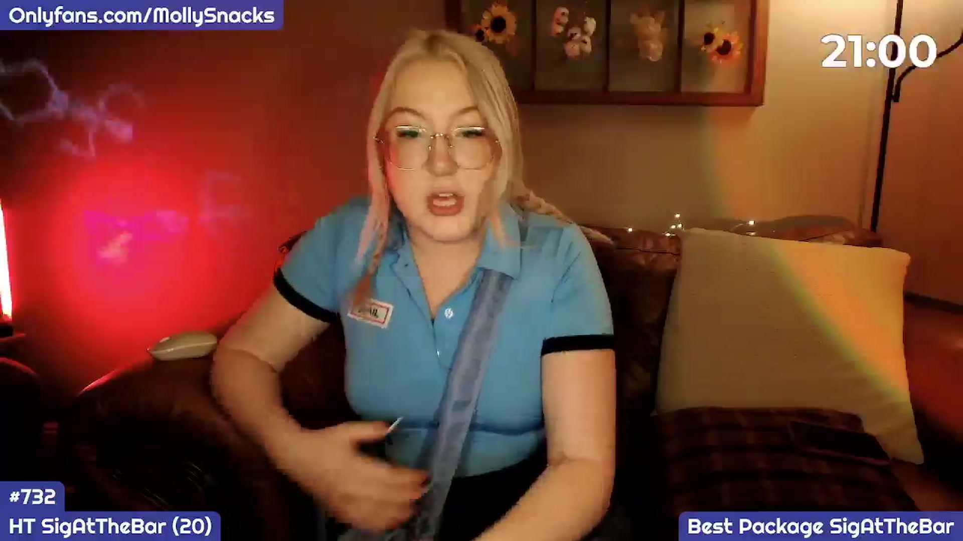 Gallery image thumbnail from MollySnacks's myfreecams stream on, 10/21/2025, 01:37 image 4 of 20