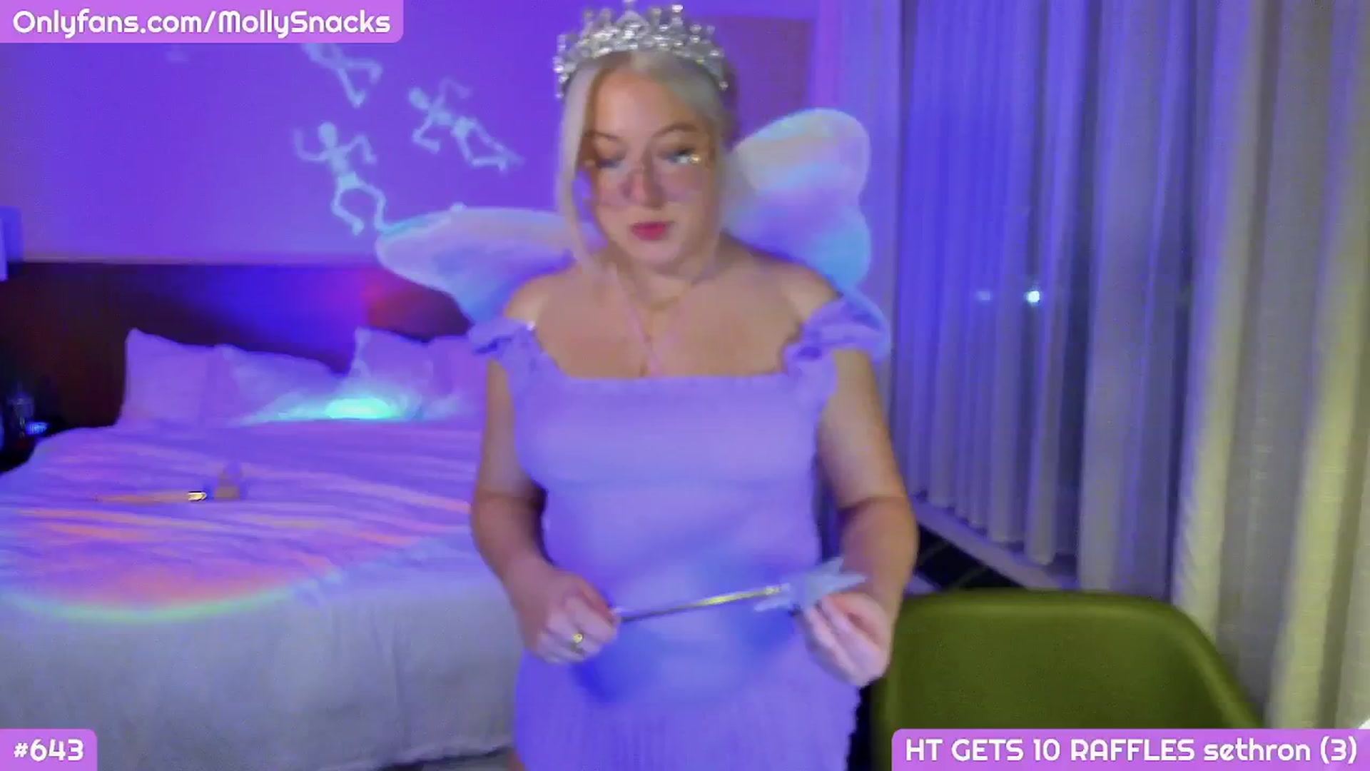 Gallery image thumbnail from MollySnacks's myfreecams stream on, 10/26/2025, 03:56 image 1 of 20