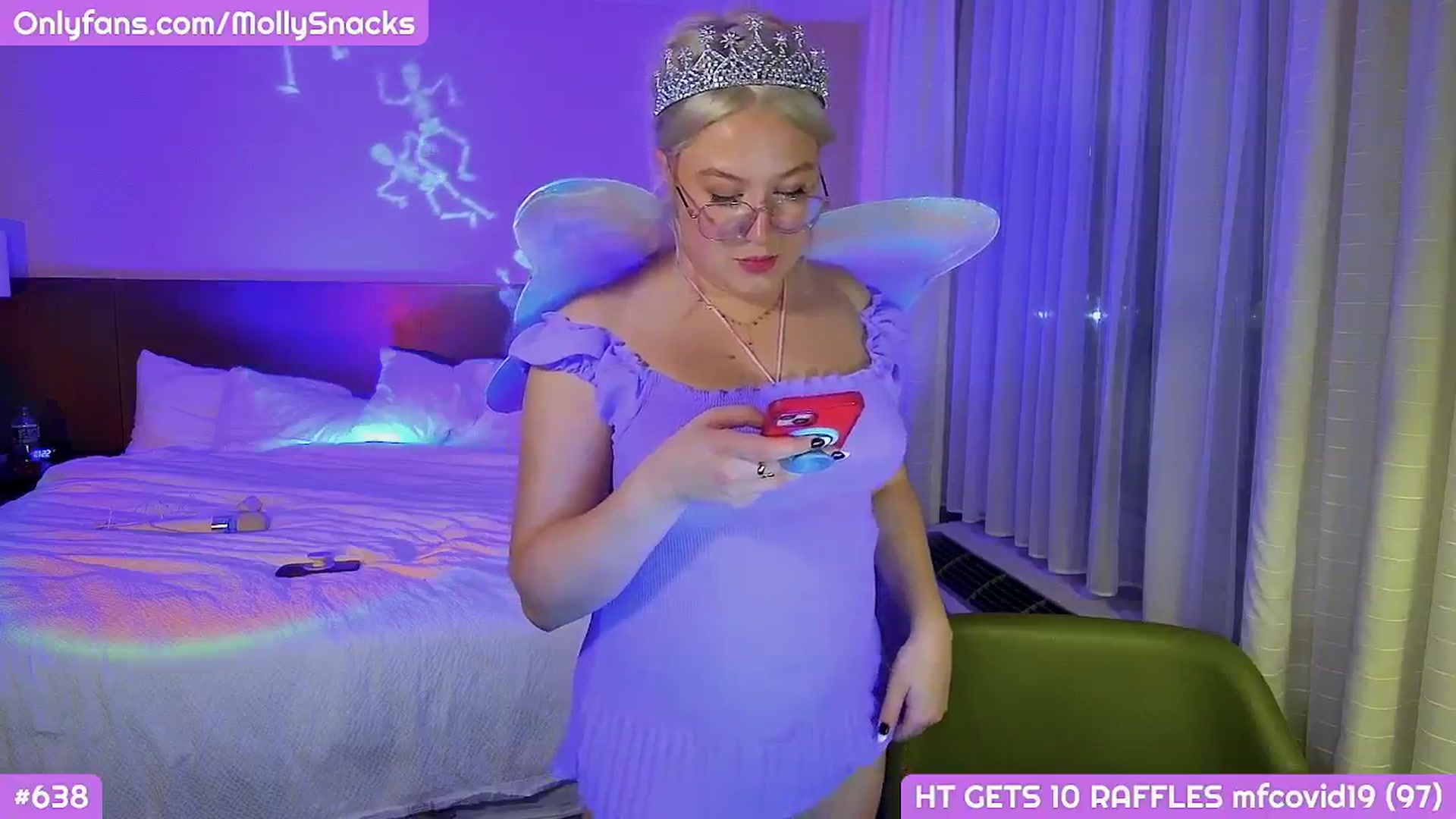 Gallery image thumbnail from MollySnacks's myfreecams stream on, 10/26/2025, 03:56 image 5 of 20