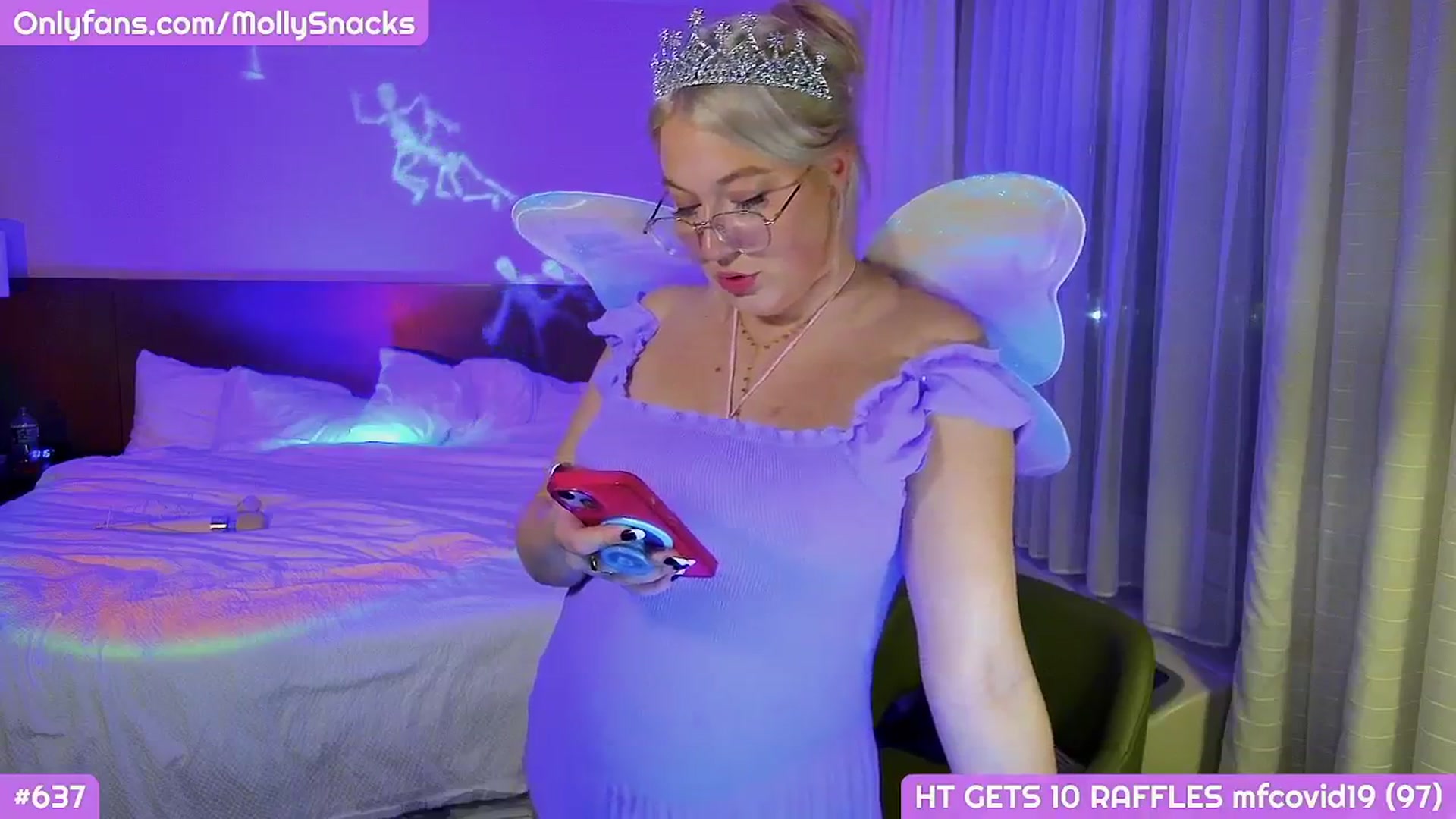 Gallery image thumbnail from MollySnacks's myfreecams stream on, 10/26/2025, 03:56 image 4 of 20