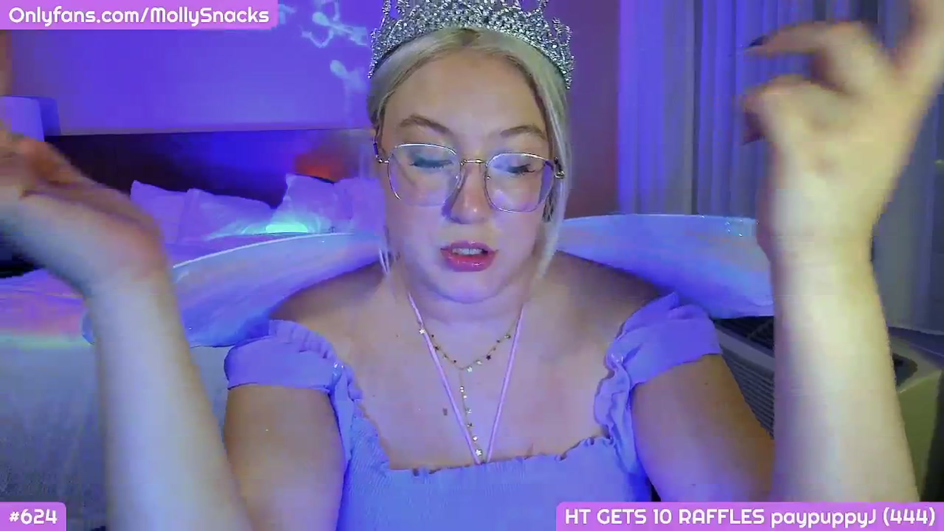 Gallery image thumbnail from MollySnacks's myfreecams stream on, 10/26/2025, 03:56 image 18 of 20