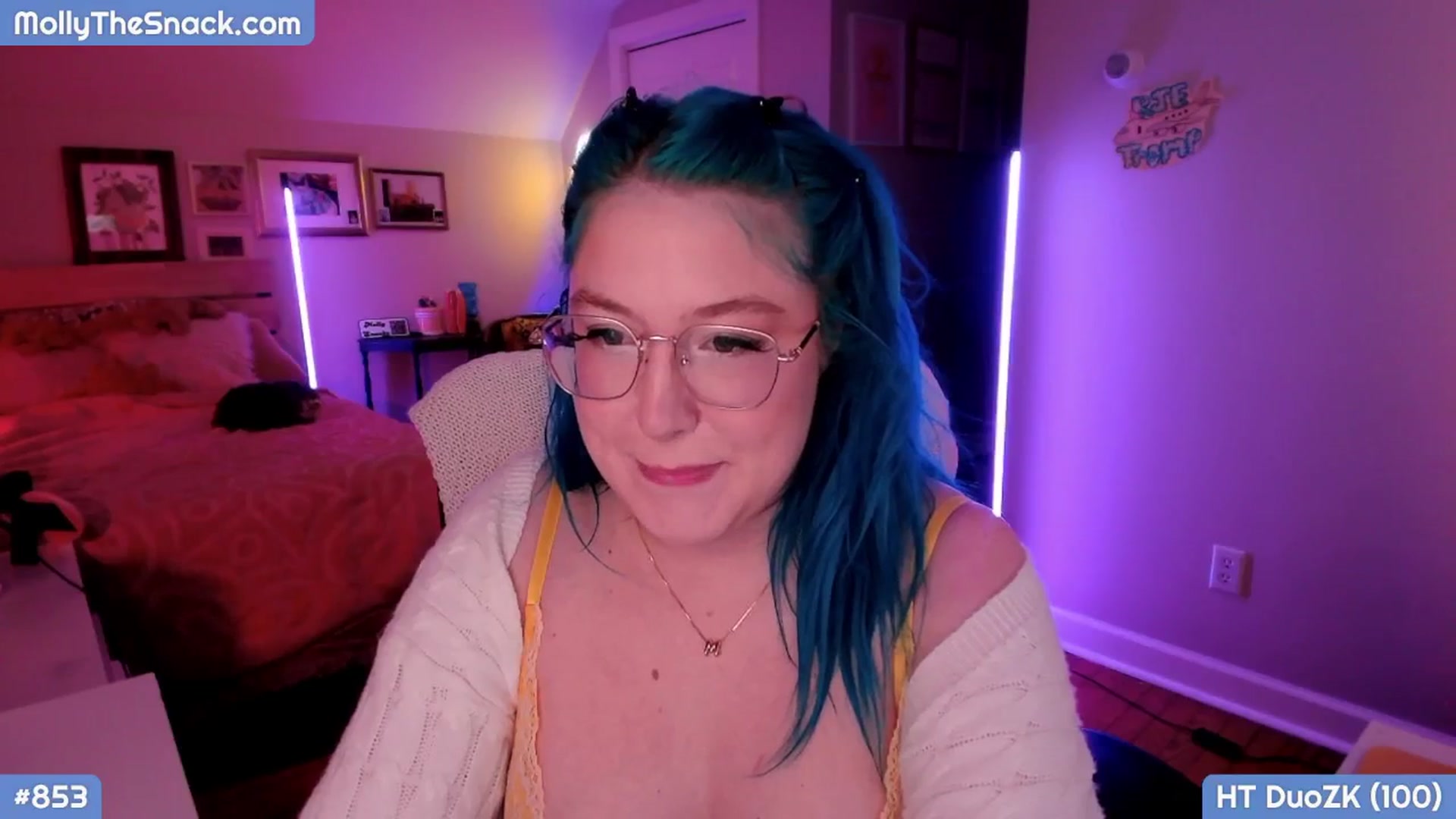 Gallery image thumbnail from MollySnacks's myfreecams stream on, 11/04/2025, 03:30 image 8 of 20