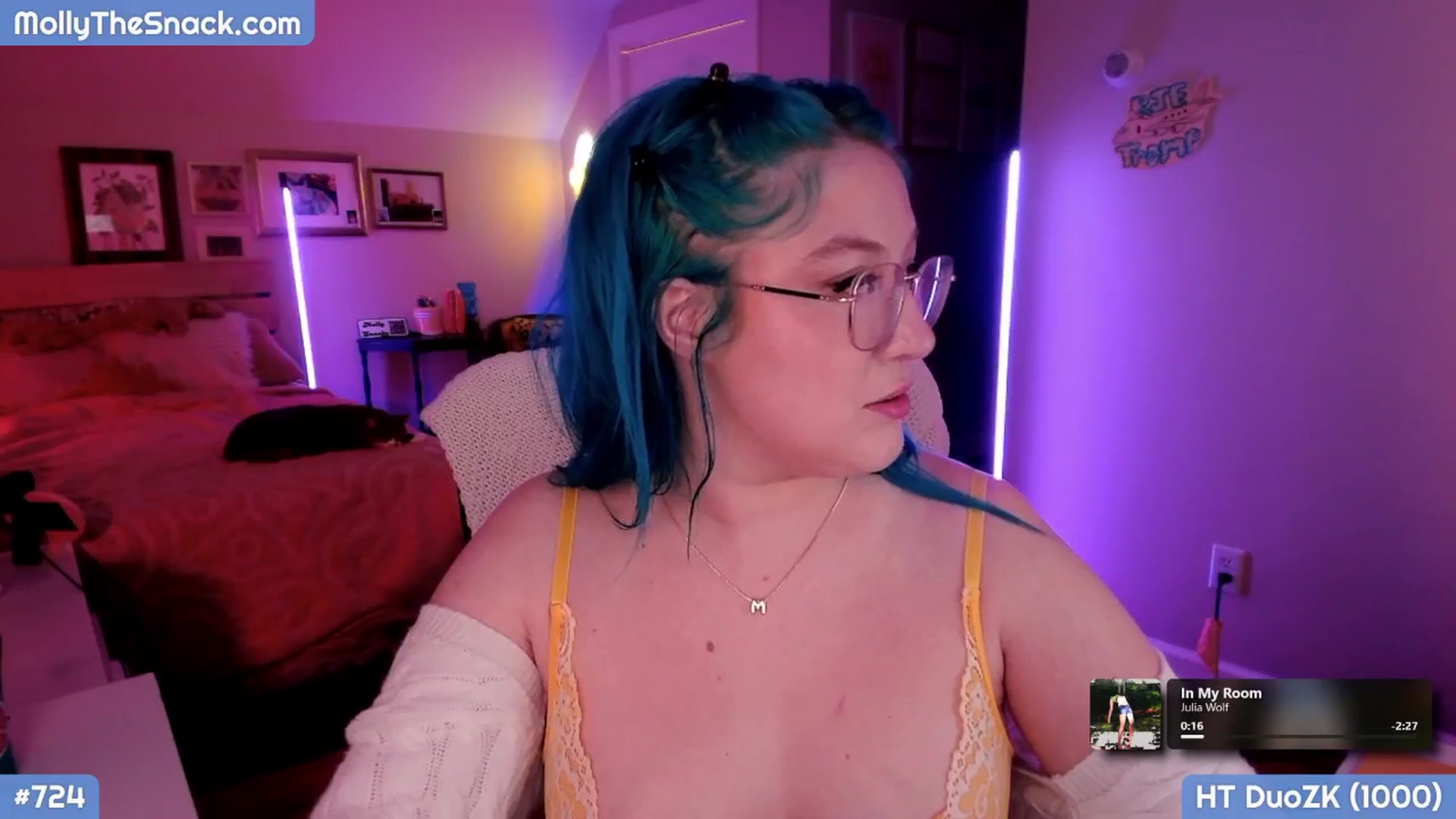 Gallery image thumbnail from MollySnacks's myfreecams stream on, 11/04/2025, 03:30 image 16 of 20