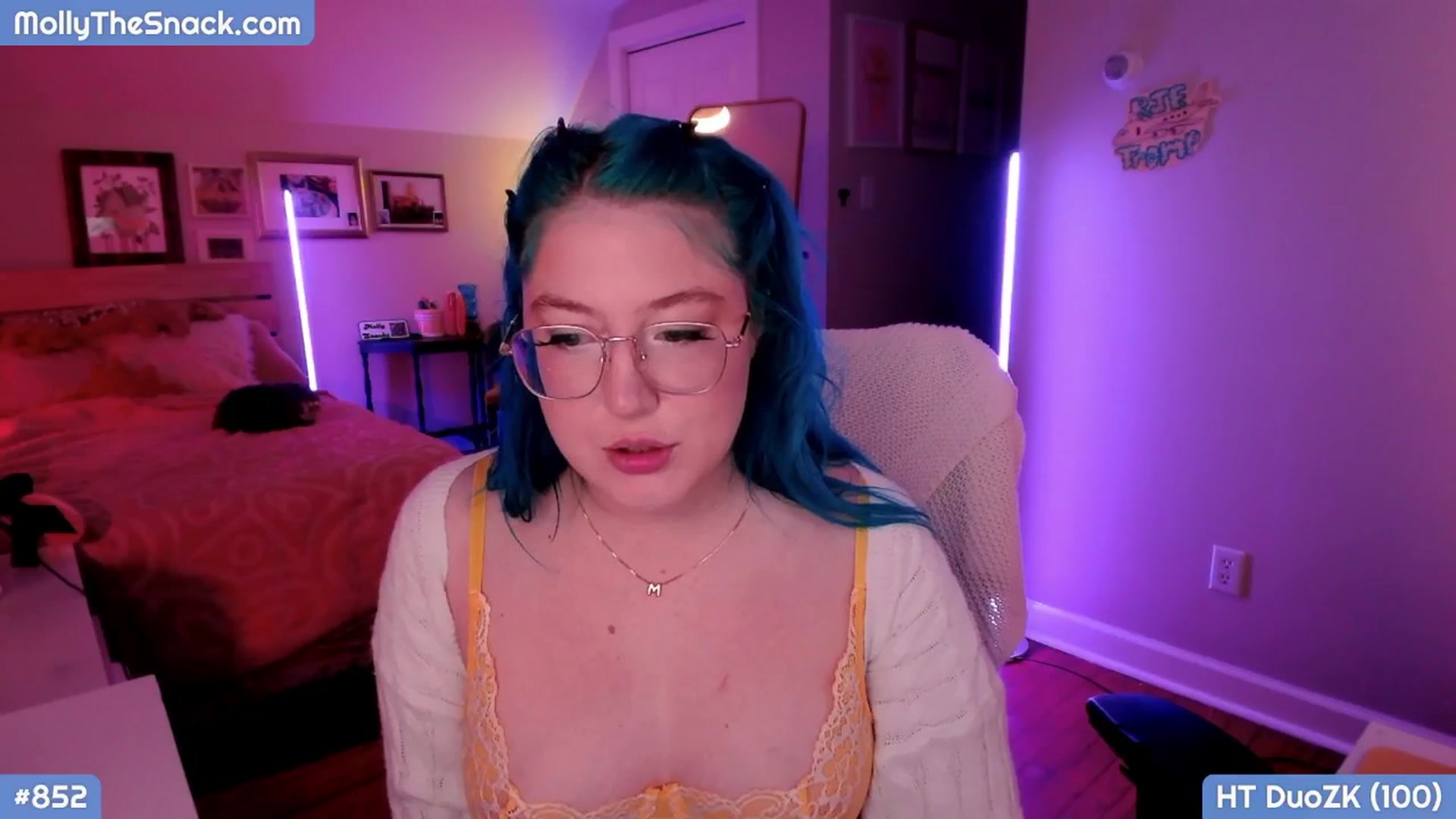 Gallery image thumbnail from MollySnacks's myfreecams stream on, 11/04/2025, 03:30 image 7 of 20
