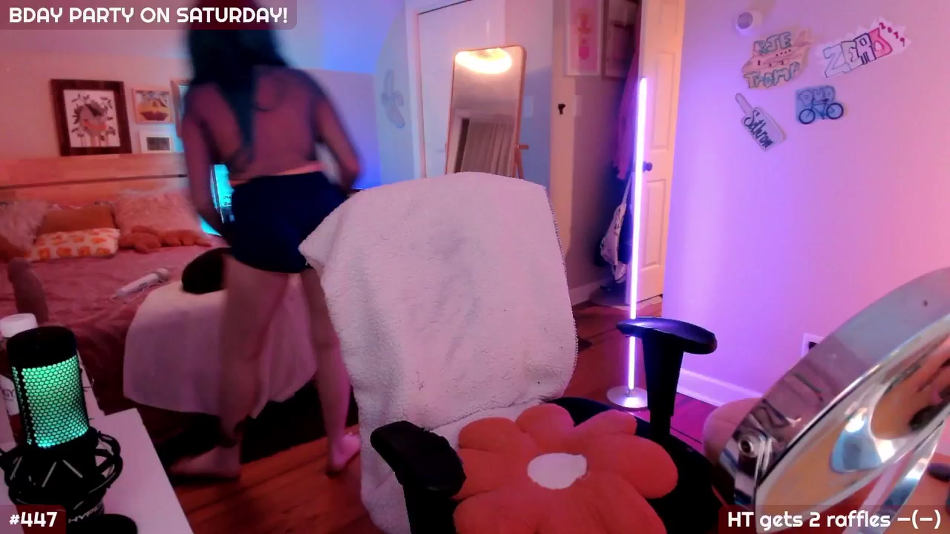 Gallery image thumbnail from MollySnacks's myfreecams stream on, 11/17/2025, 01:21 image 11 of 20