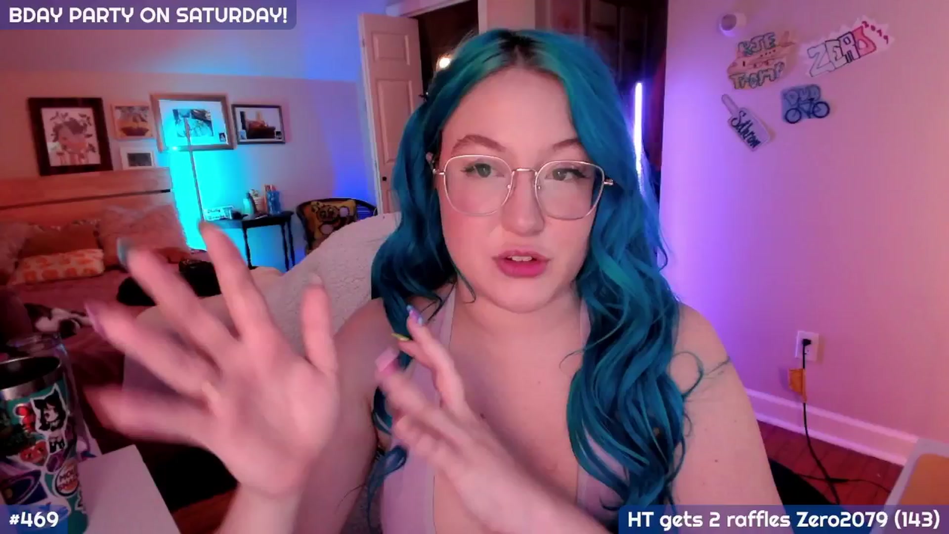 Gallery image thumbnail from MollySnacks's myfreecams stream on, 11/18/2025, 04:50 image 6 of 20