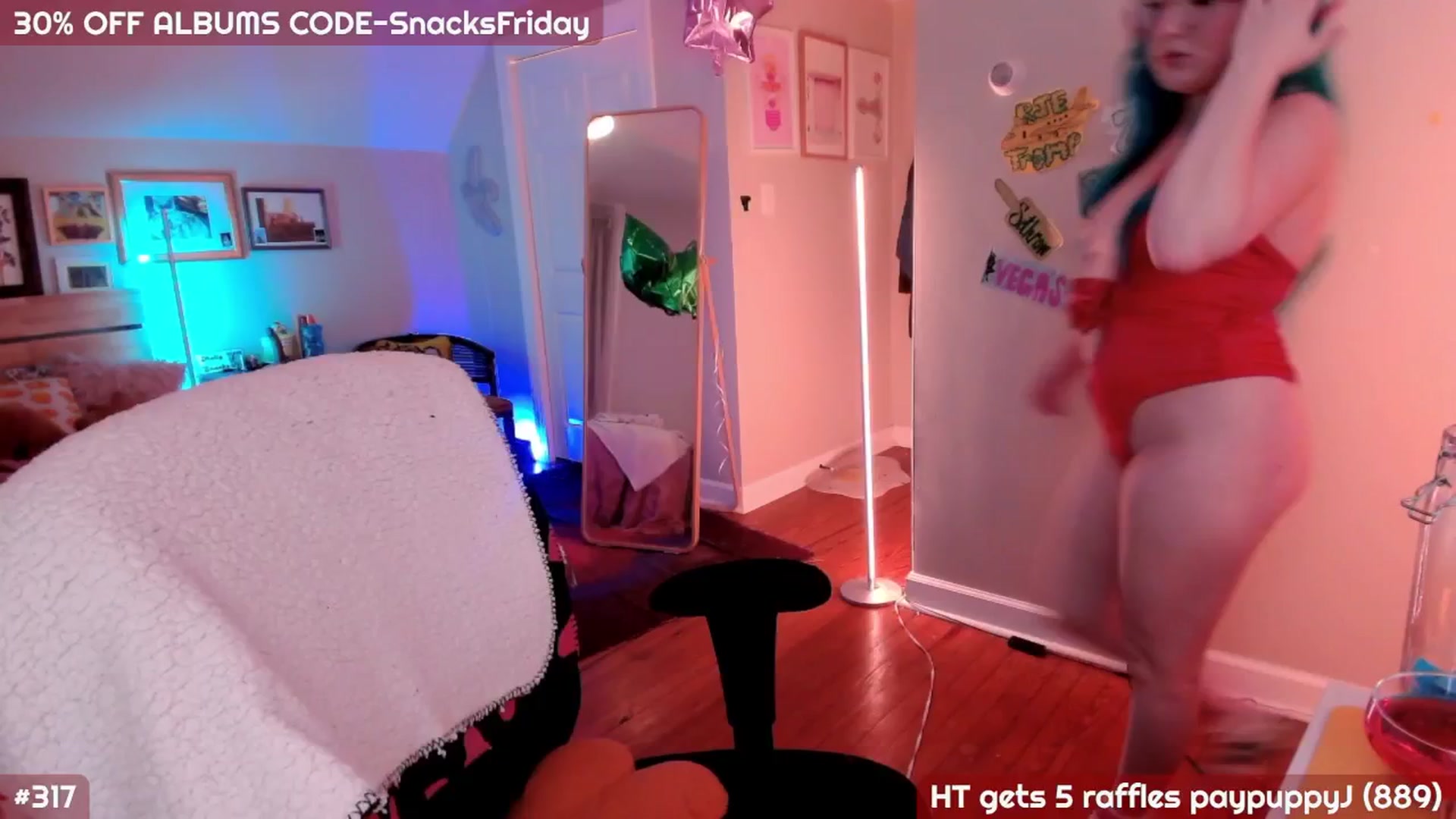 Gallery image thumbnail from MollySnacks's myfreecams stream on, 11/29/2025, 05:43 image 4 of 20