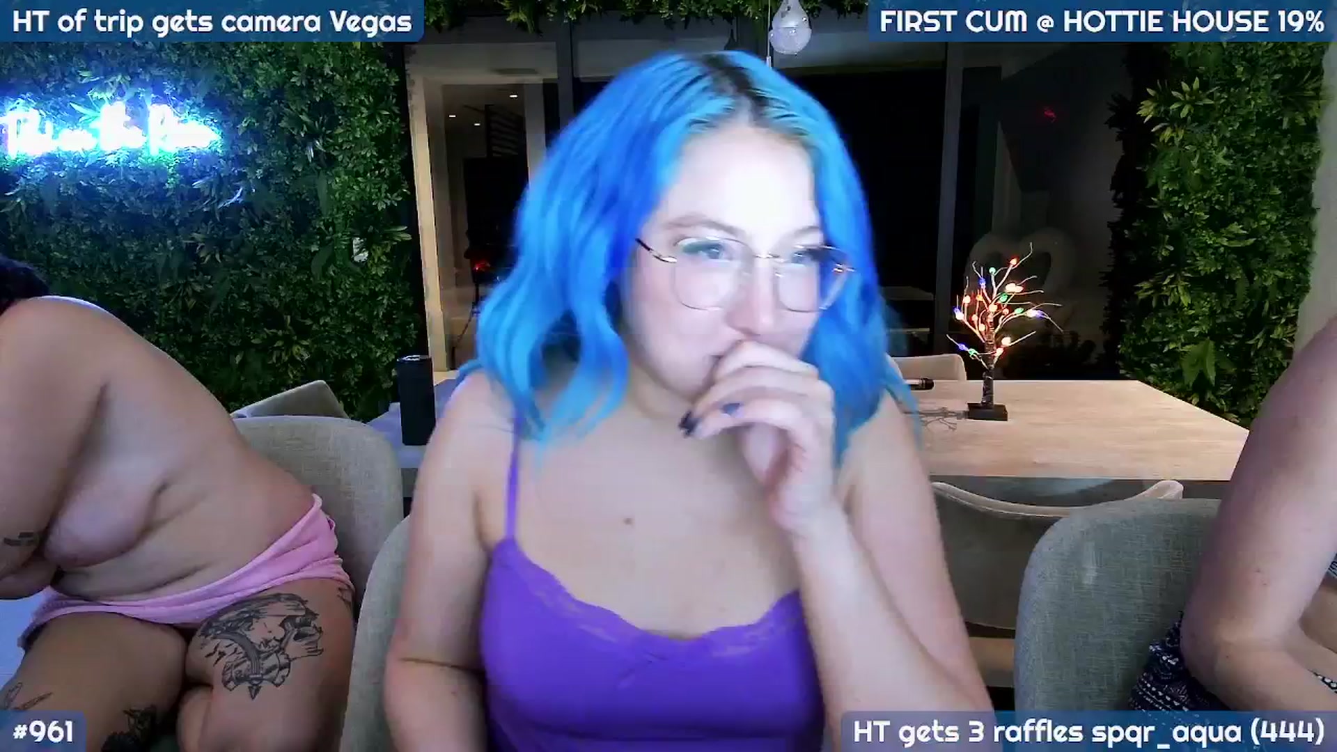 Gallery image thumbnail from MollySnacks's myfreecams stream on, 12/03/2025, 05:57 image 12 of 20