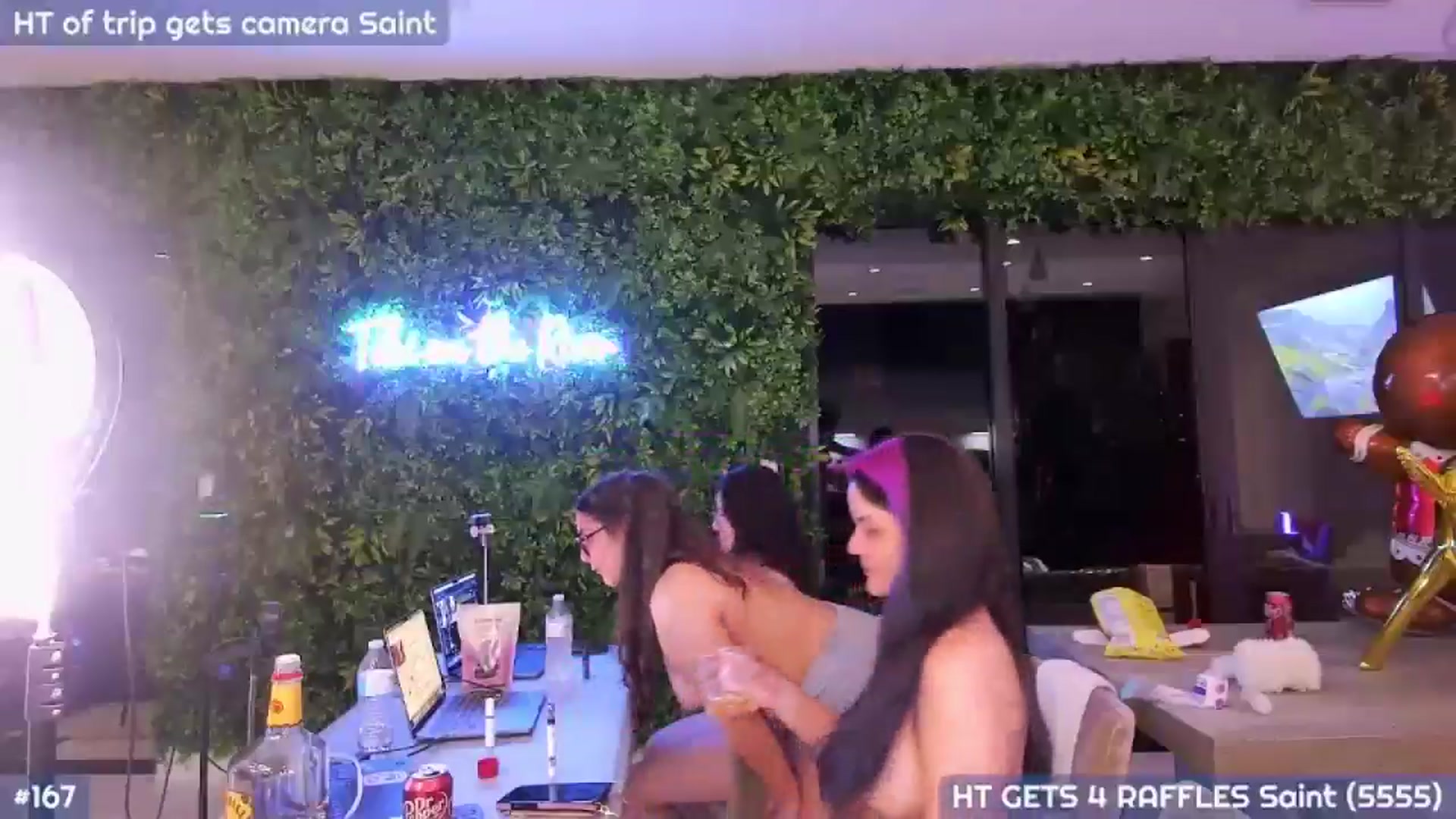 Gallery image thumbnail from MollySnacks's myfreecams stream on, 12/06/2025, 04:06 image 11 of 20