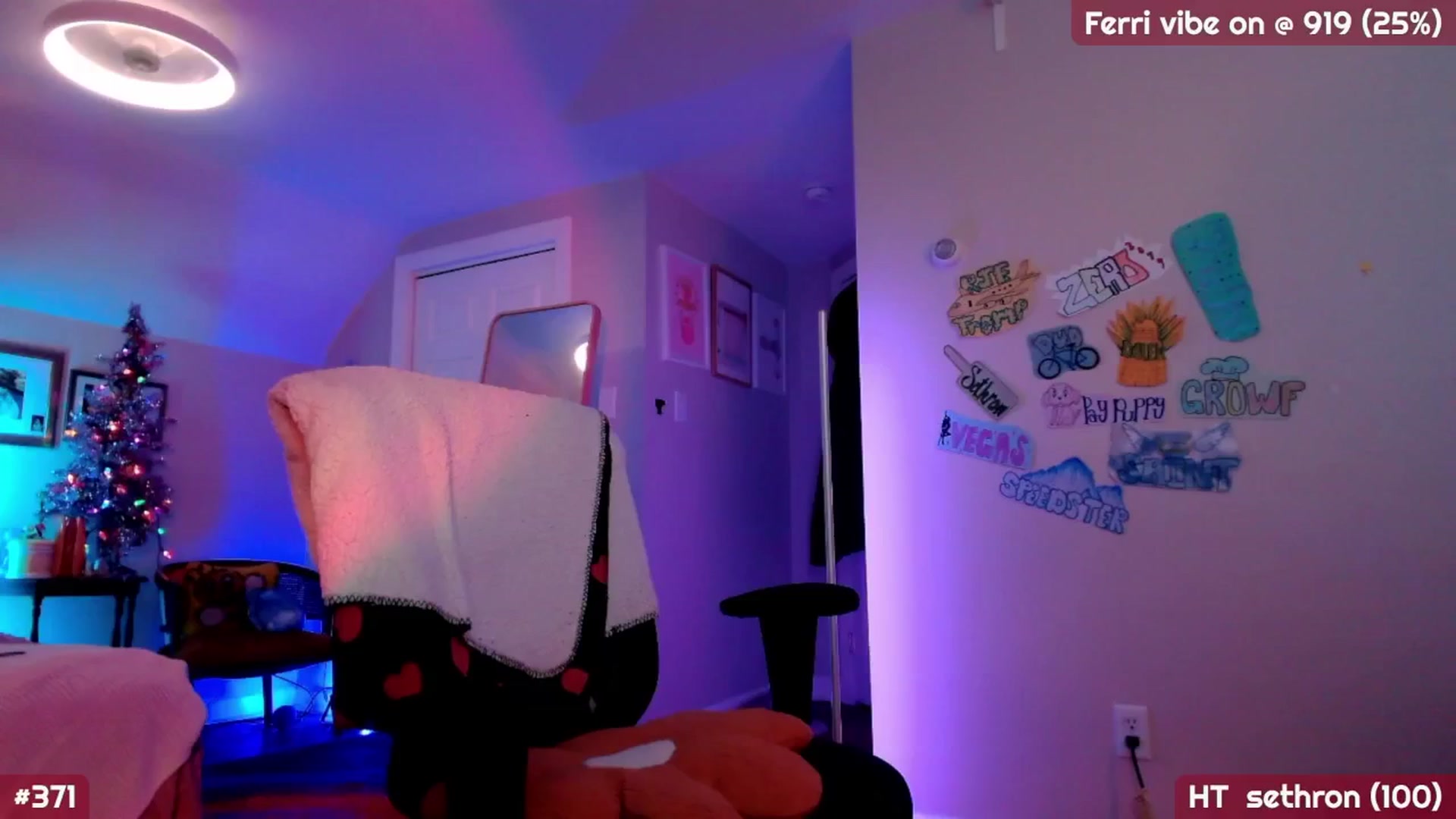 Gallery image thumbnail from MollySnacks's myfreecams stream on, 12/15/2025, 04:03 image 11 of 20