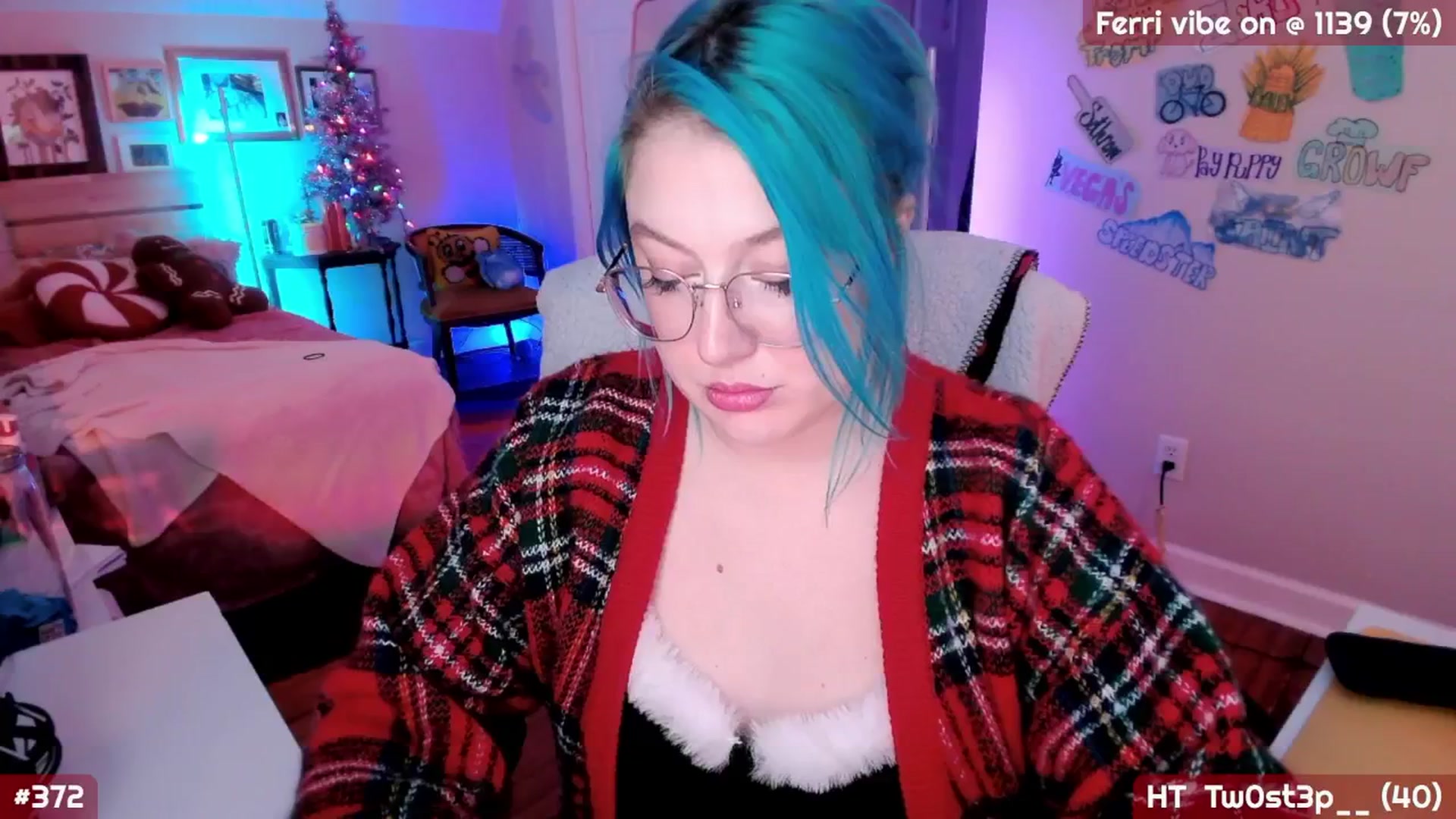 Gallery image thumbnail from MollySnacks's myfreecams stream on, 12/15/2025, 04:03 image 3 of 20
