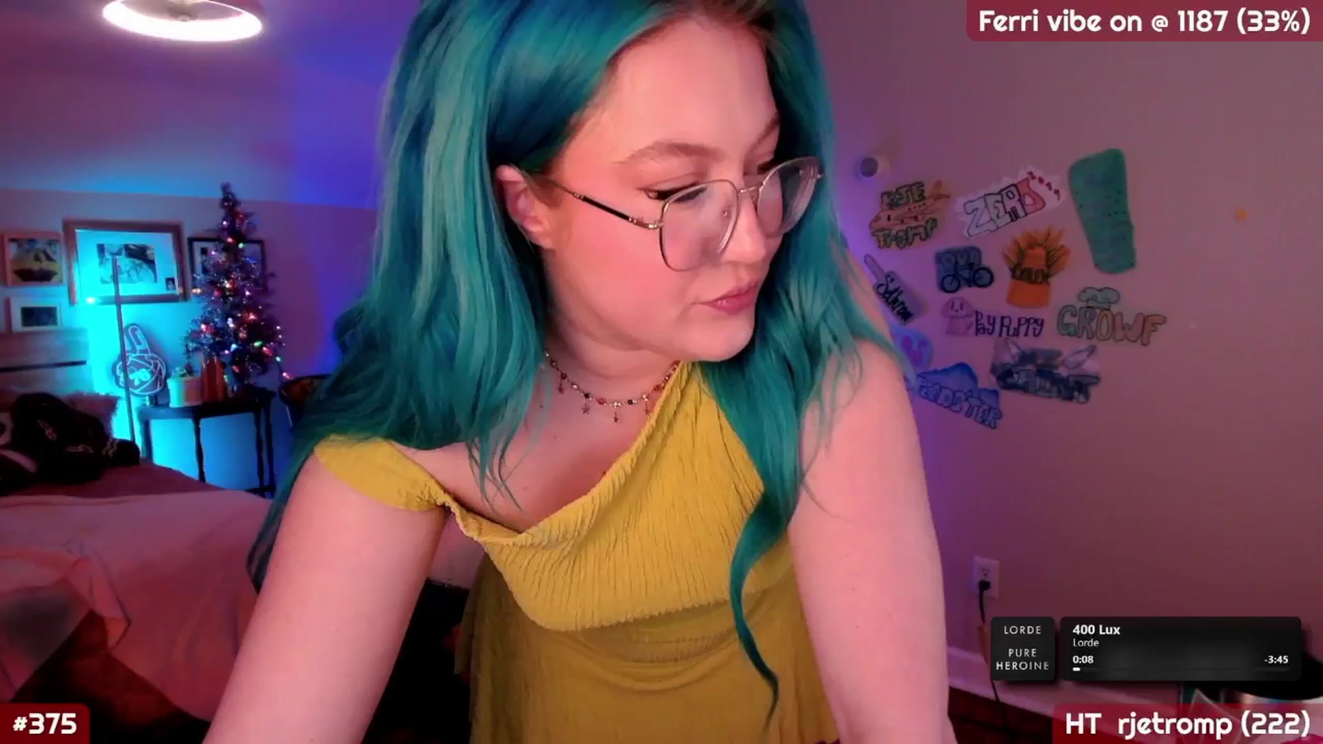 Gallery image thumbnail from MollySnacks's myfreecams stream on, 12/16/2025, 06:09 image 1 of 20