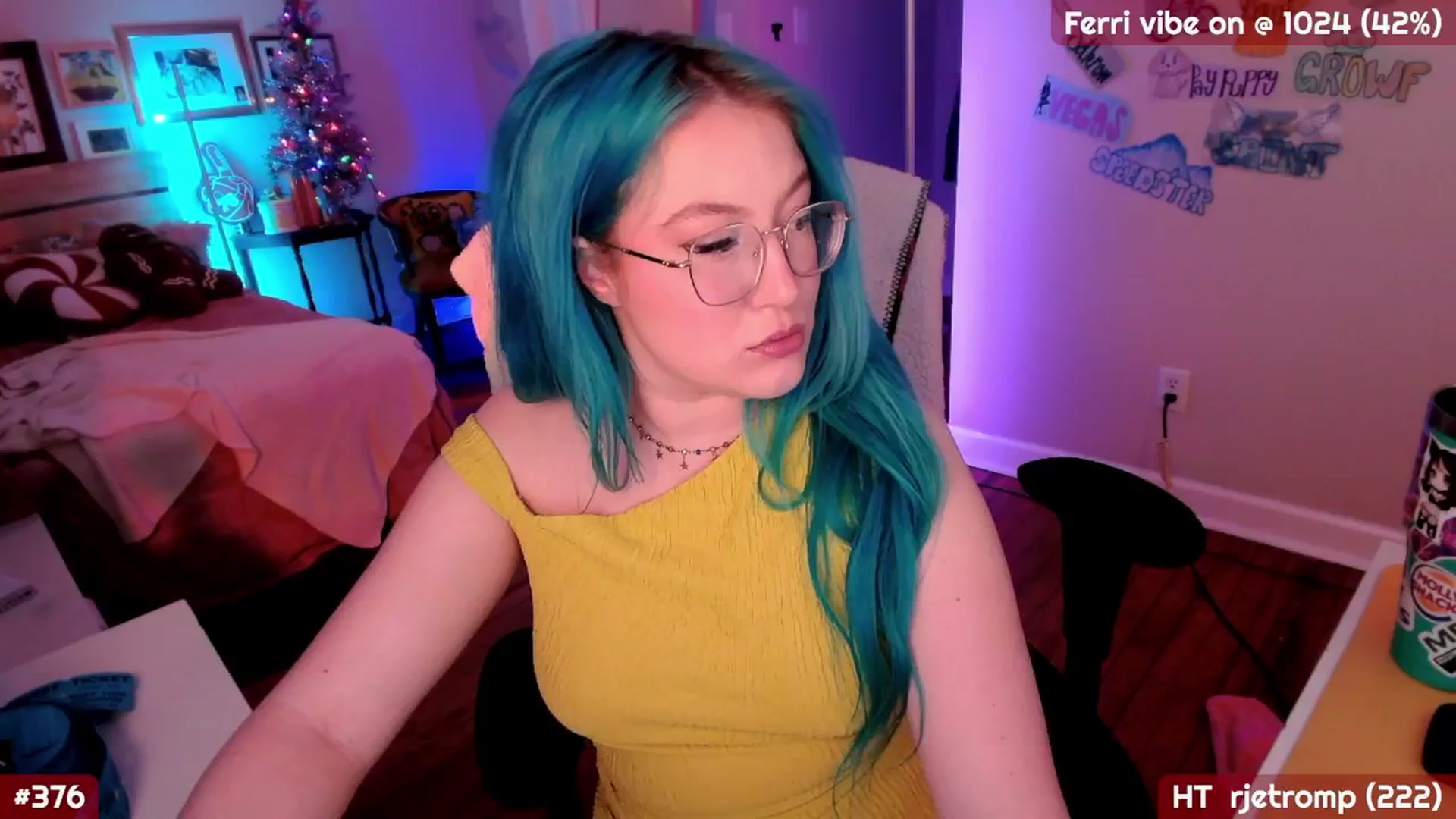 Gallery image thumbnail from MollySnacks's myfreecams stream on, 12/16/2025, 06:09 image 8 of 20