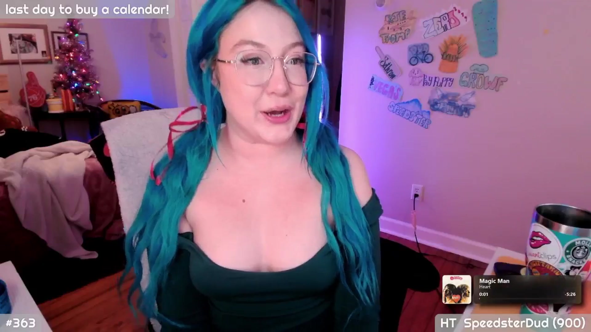 Gallery image thumbnail from MollySnacks's myfreecams stream on, 12/22/2025, 06:12 image 13 of 20