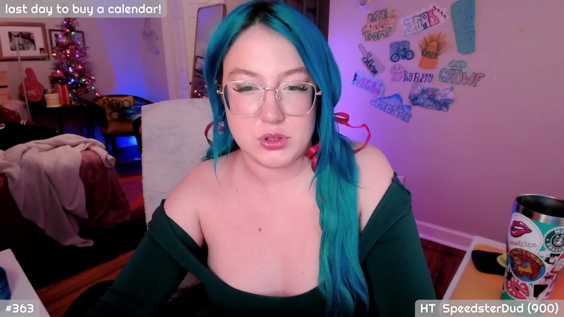 Gallery image thumbnail from MollySnacks's myfreecams stream on, 12/22/2025, 06:12 image 12 of 20