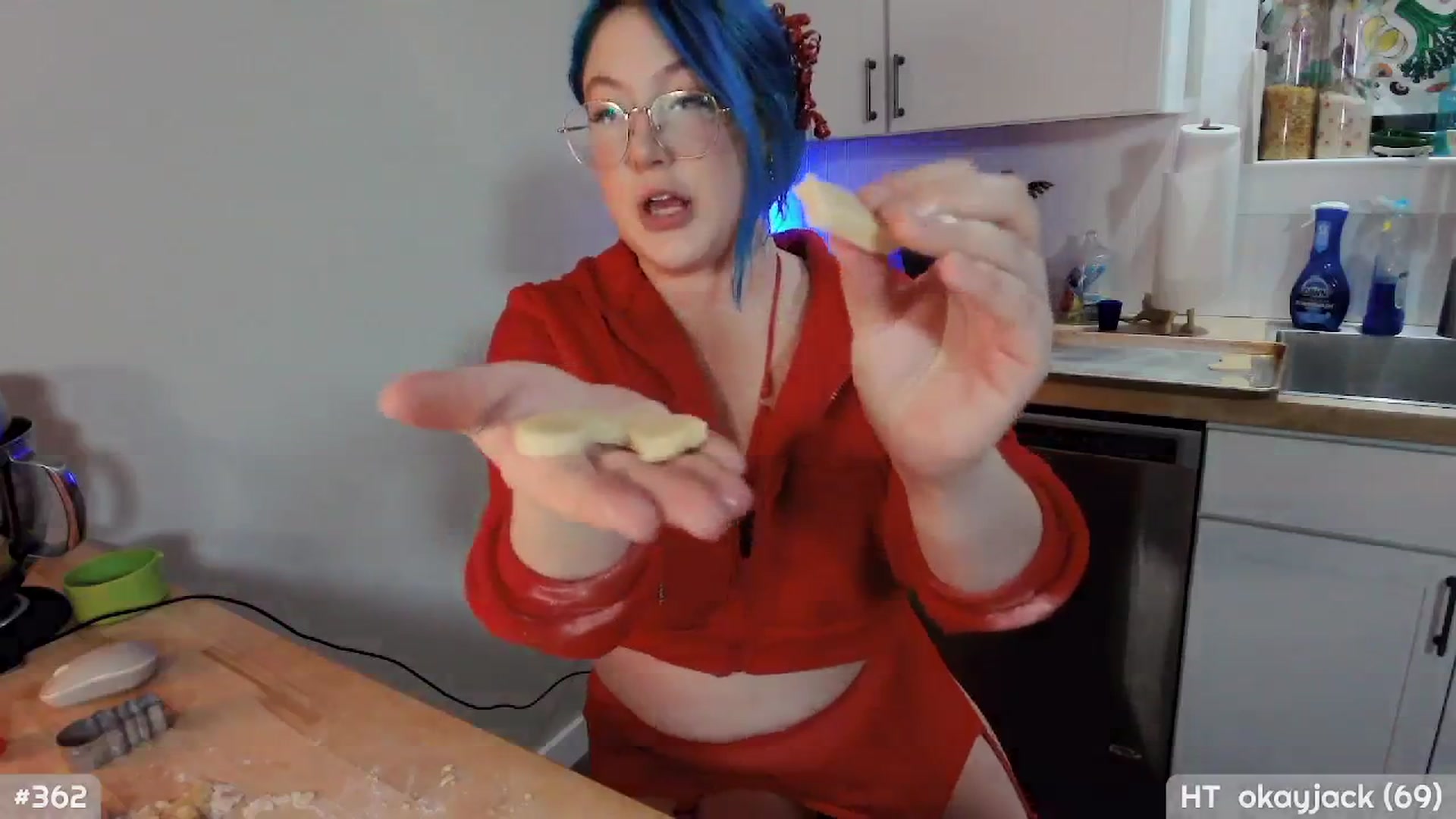 Gallery image thumbnail from MollySnacks's myfreecams stream on, 12/23/2025, 03:40 image 15 of 20