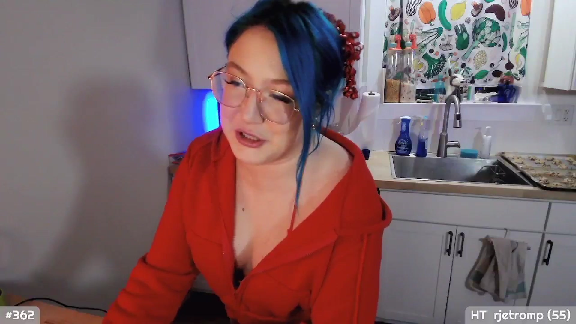 Gallery image thumbnail from MollySnacks's myfreecams stream on, 12/23/2025, 03:40 image 6 of 20