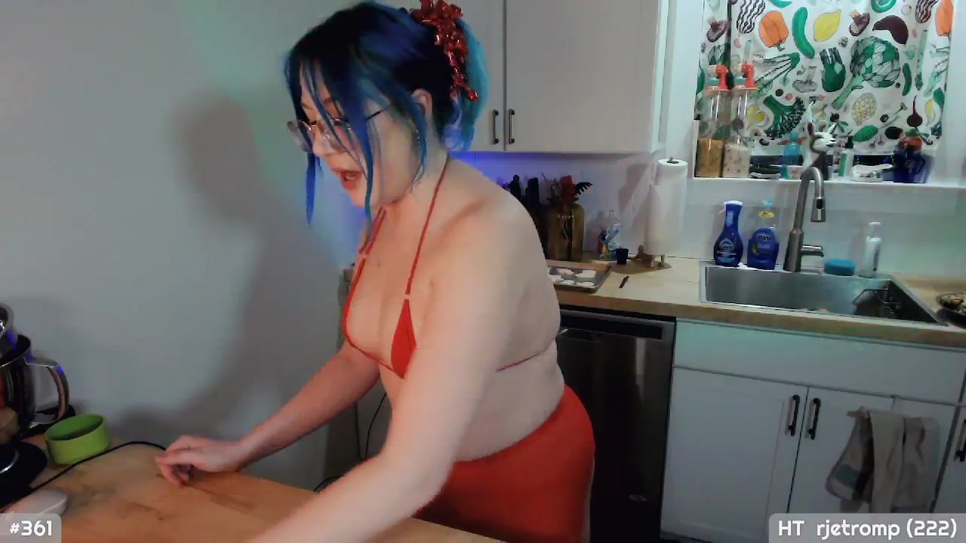 Gallery image thumbnail from MollySnacks's myfreecams stream on, 12/23/2025, 03:40 image 19 of 20