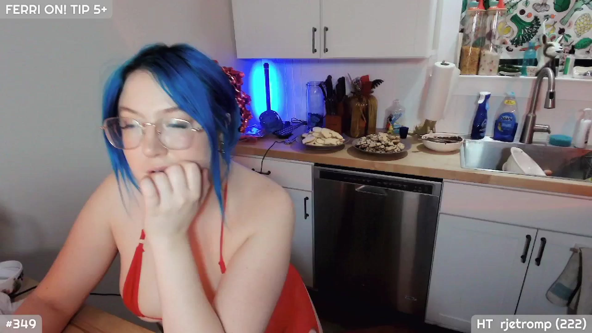 Gallery image thumbnail from MollySnacks's myfreecams stream on, 12/23/2025, 05:09 image 13 of 20