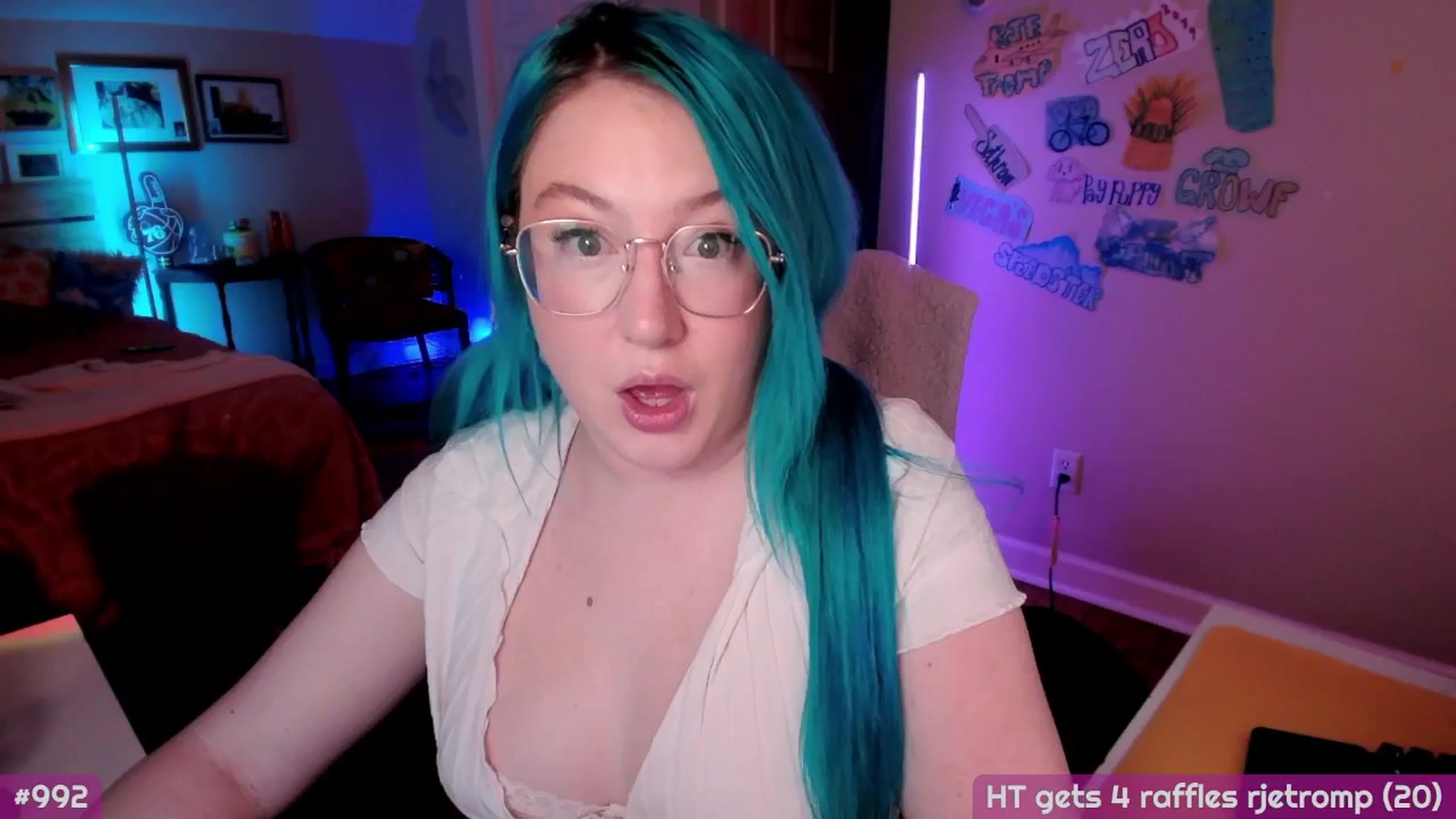Gallery image thumbnail from MollySnacks's myfreecams stream on, 01/09/2026, 01:50 image 15 of 20