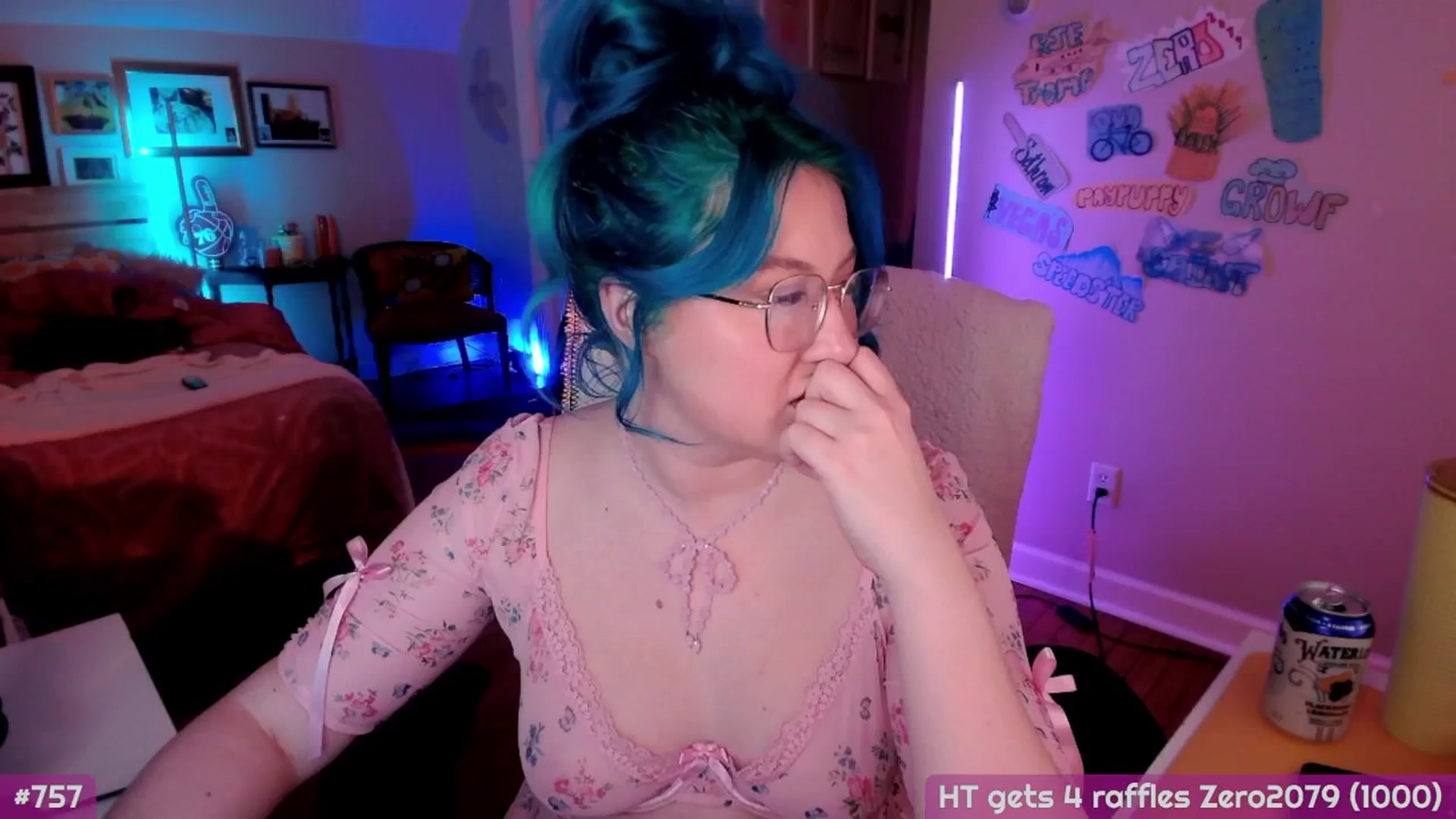 Gallery image thumbnail from MollySnacks's myfreecams stream on, 01/12/2026, 05:28 image 7 of 20
