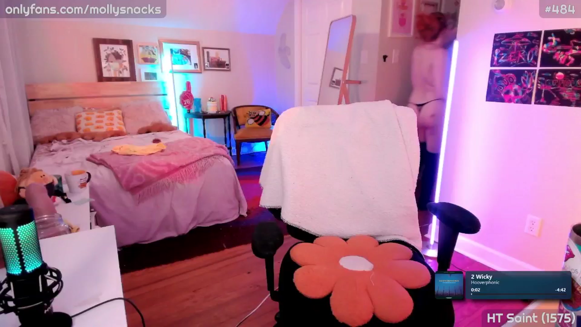 Gallery image thumbnail from MollySnacks's myfreecams stream on, 03/13/2026, 04:31 image 15 of 20